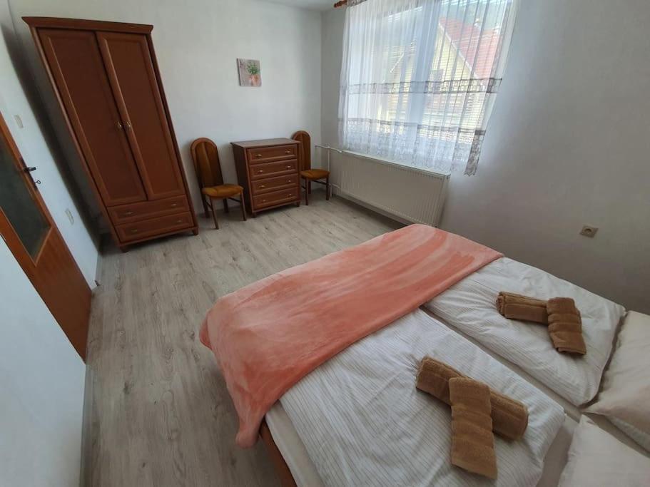 Five-Bedroom House - Photo 24