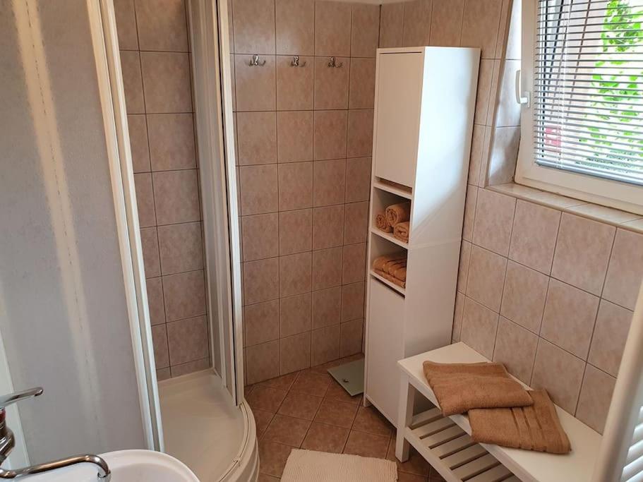 Five-Bedroom House - Photo 16