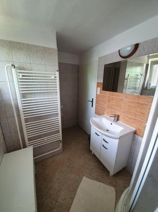 Five-Bedroom House - Photo 26
