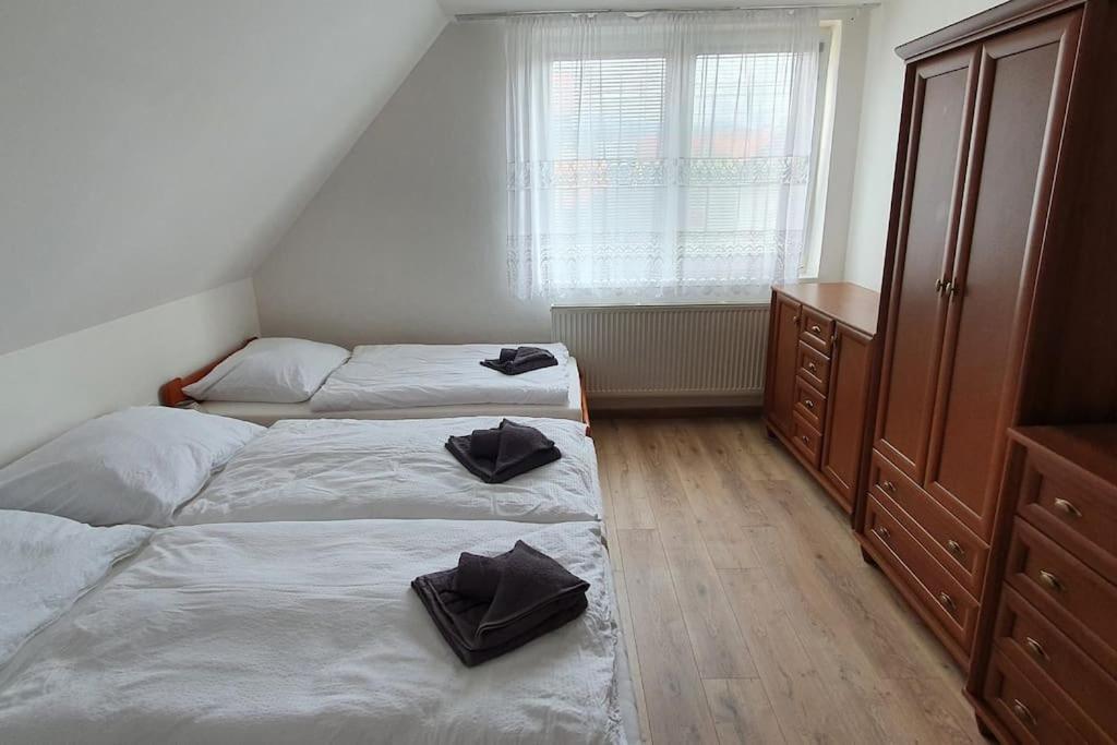 Five-Bedroom House - Photo 34