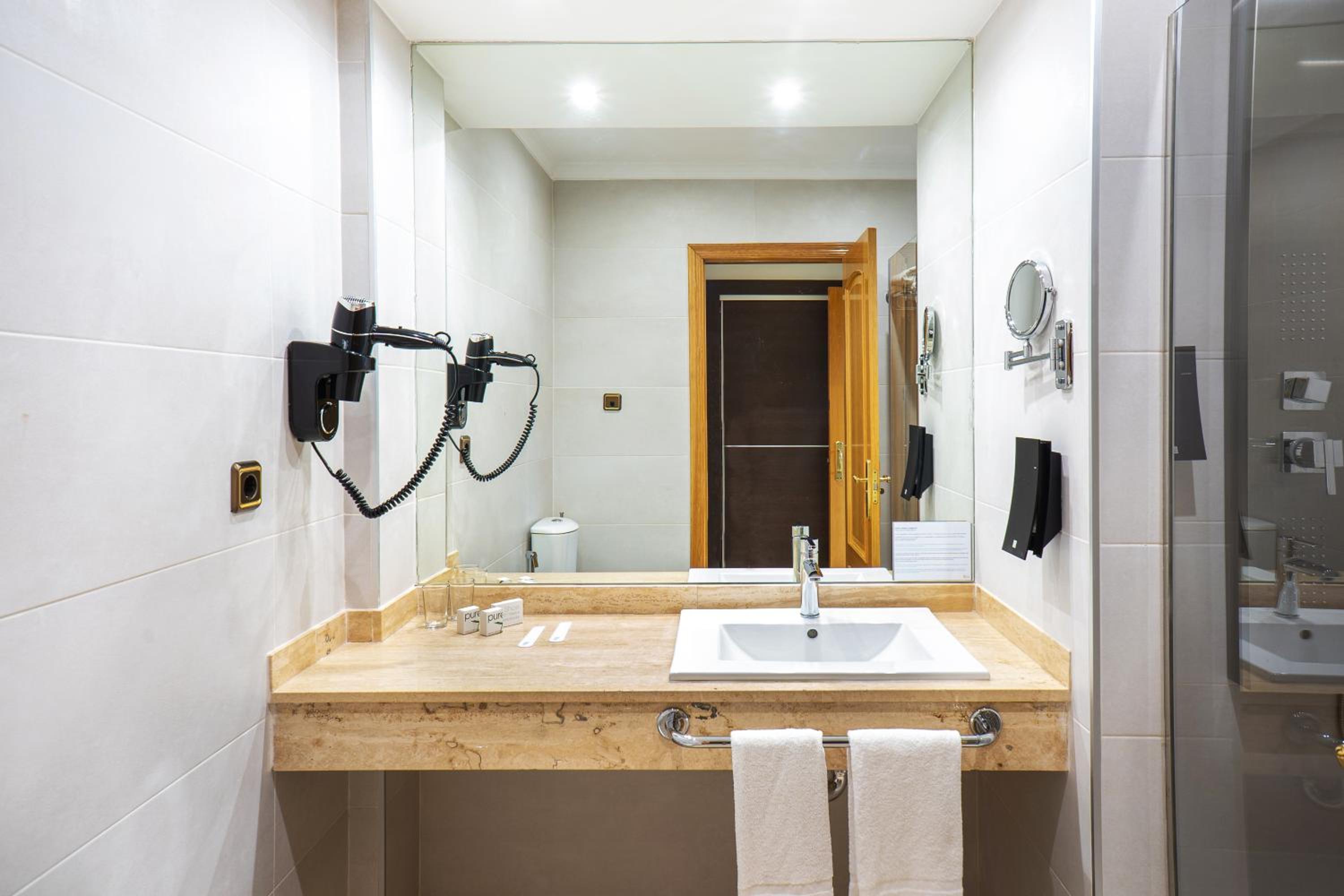 Twin Room with Terrace photo 3