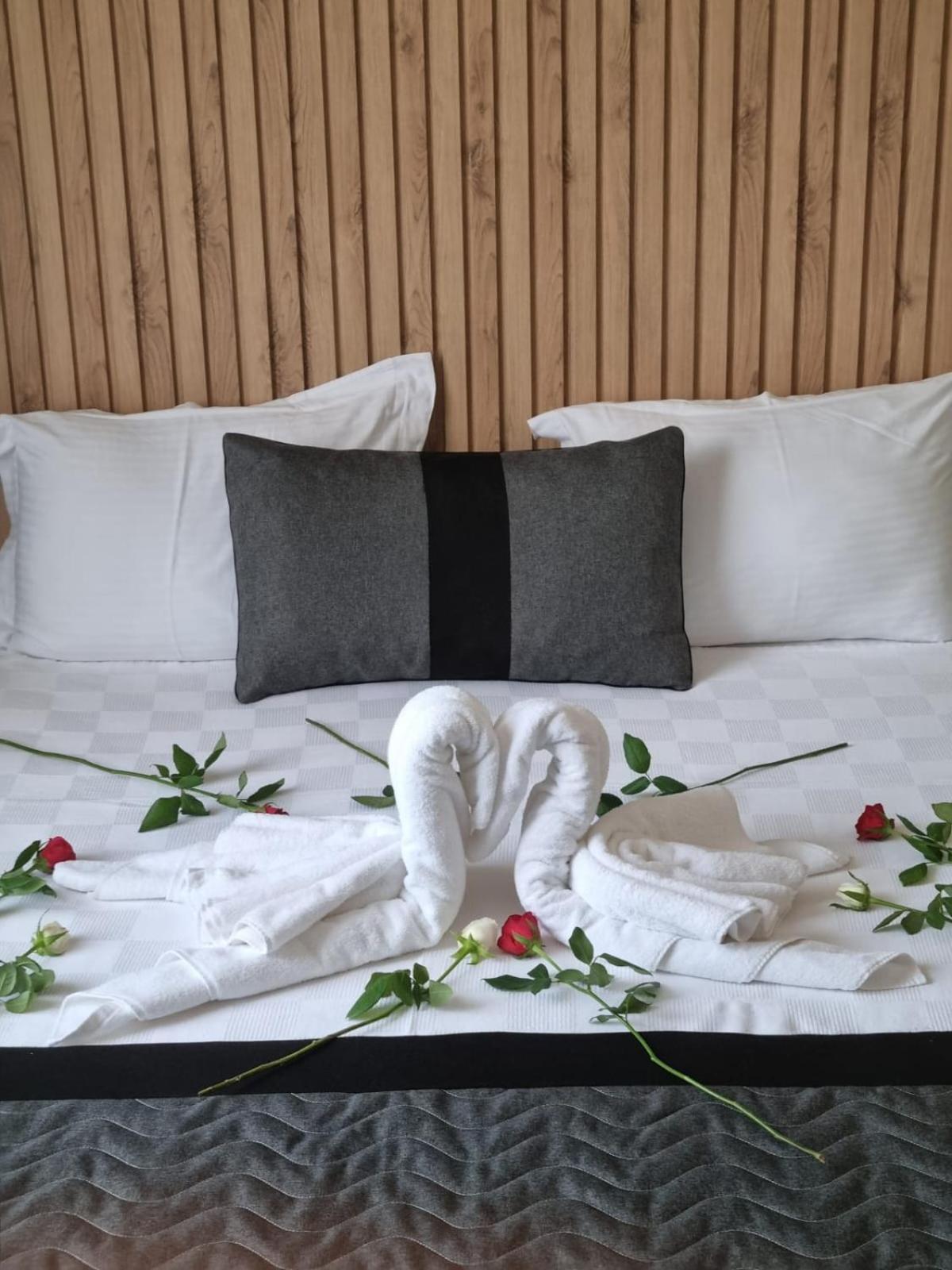 Standard Double Room - Photo 38