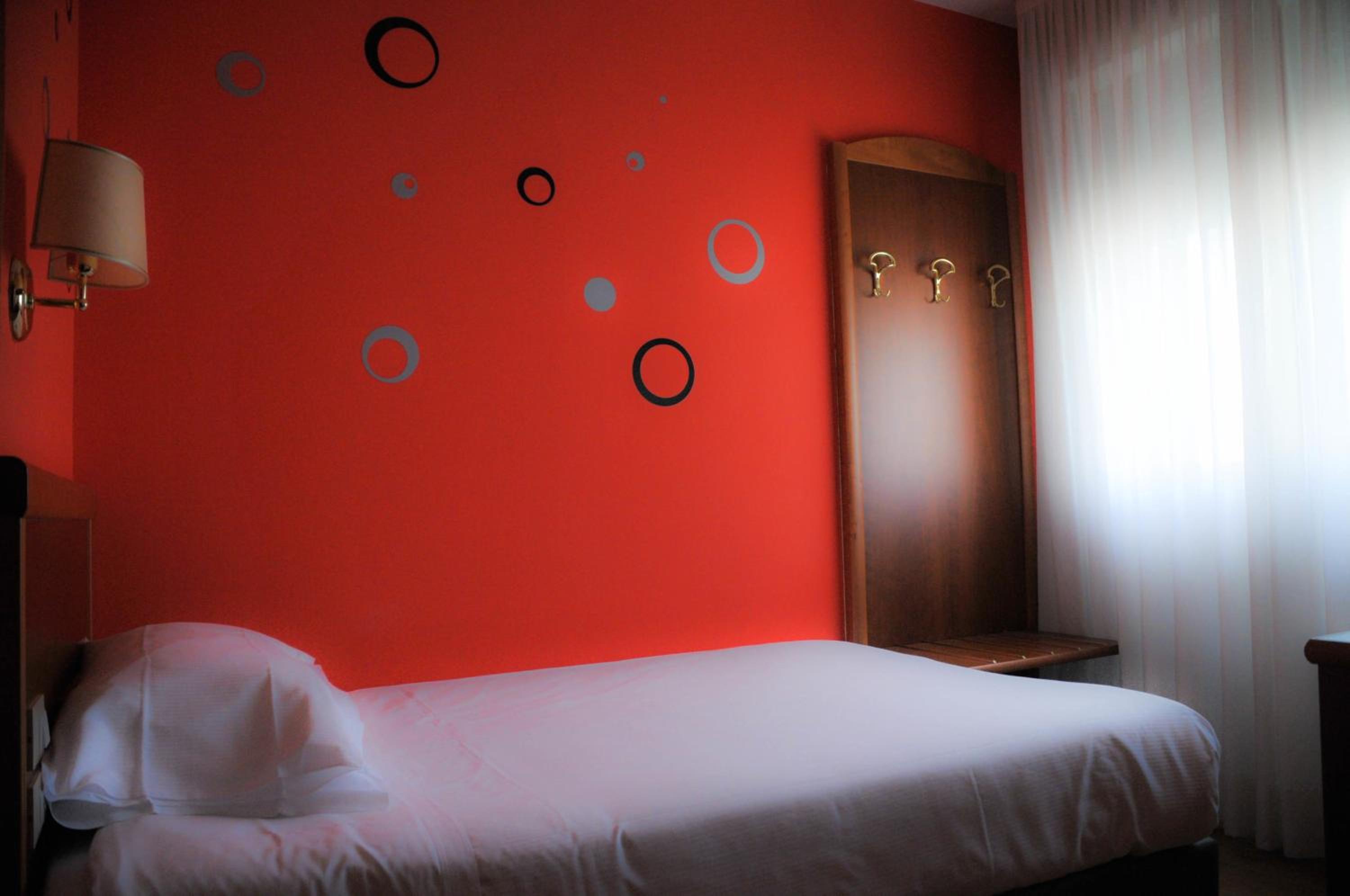 Single Room photo 2
