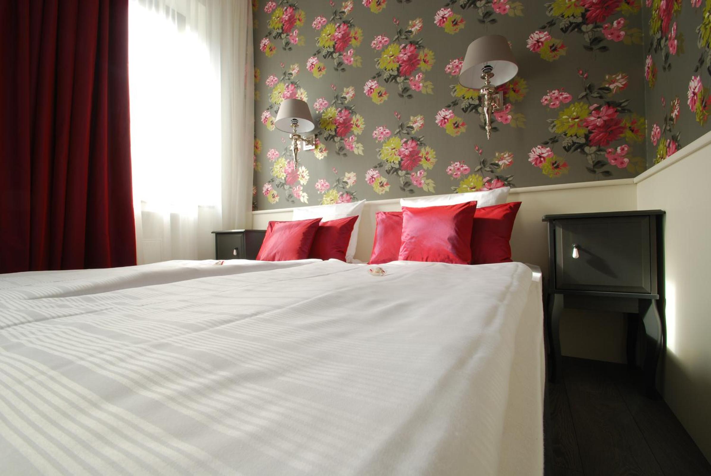 Superior Double or Twin Room - Photo 8