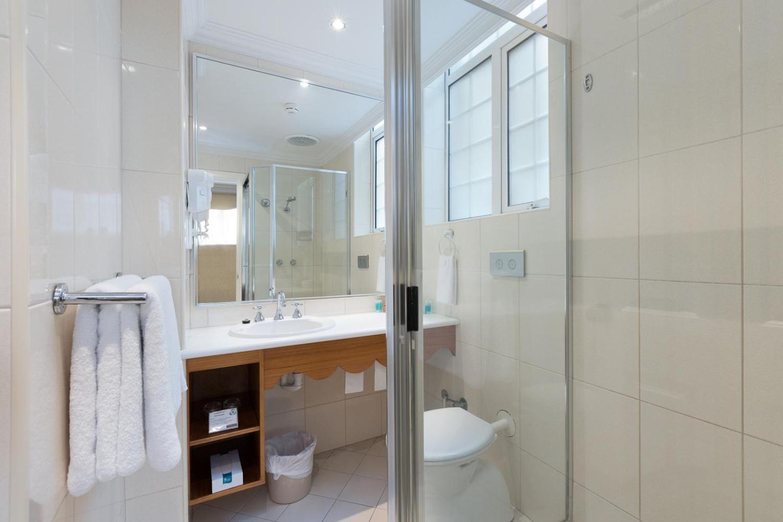 Standard Twin Room - Photo 2
