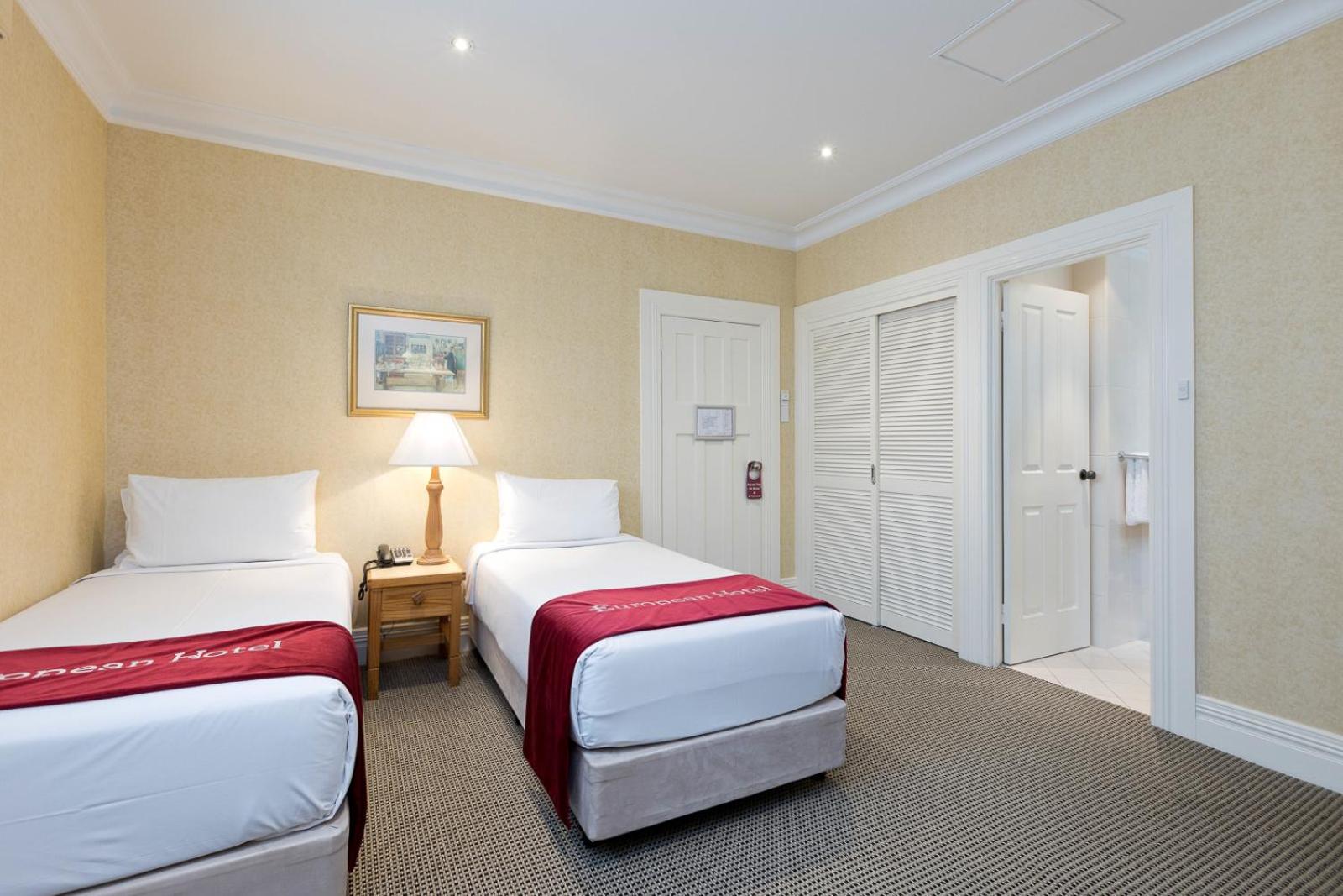 Standard Twin Room - Photo 1