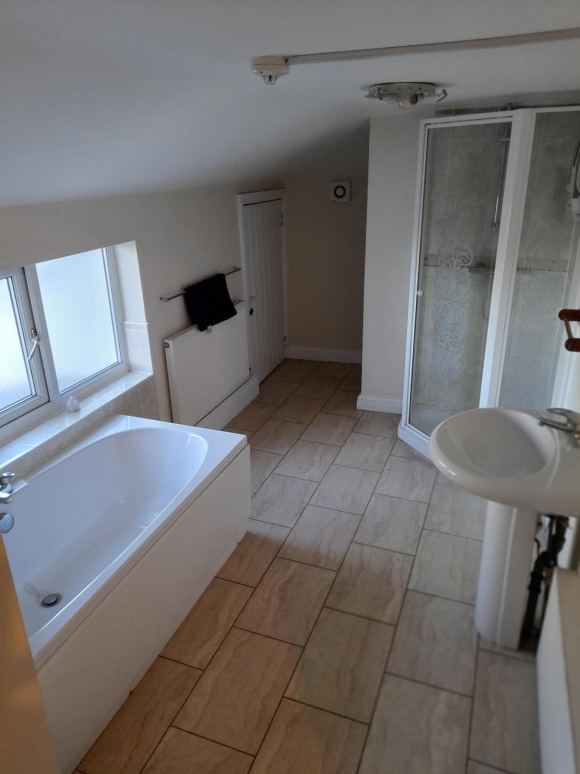 Double Room with Shared Bathroom photo 2