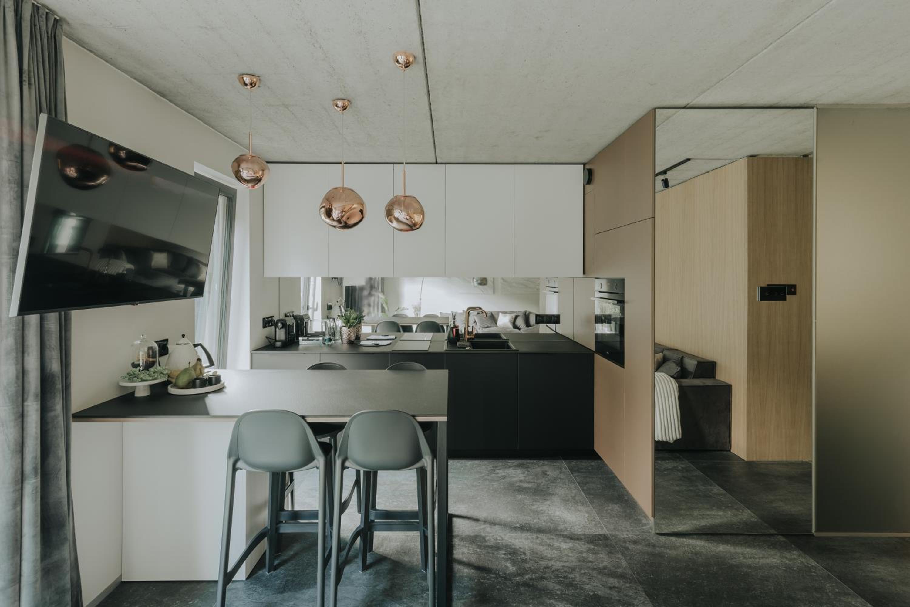 Penthouse Apartment - Photo 2