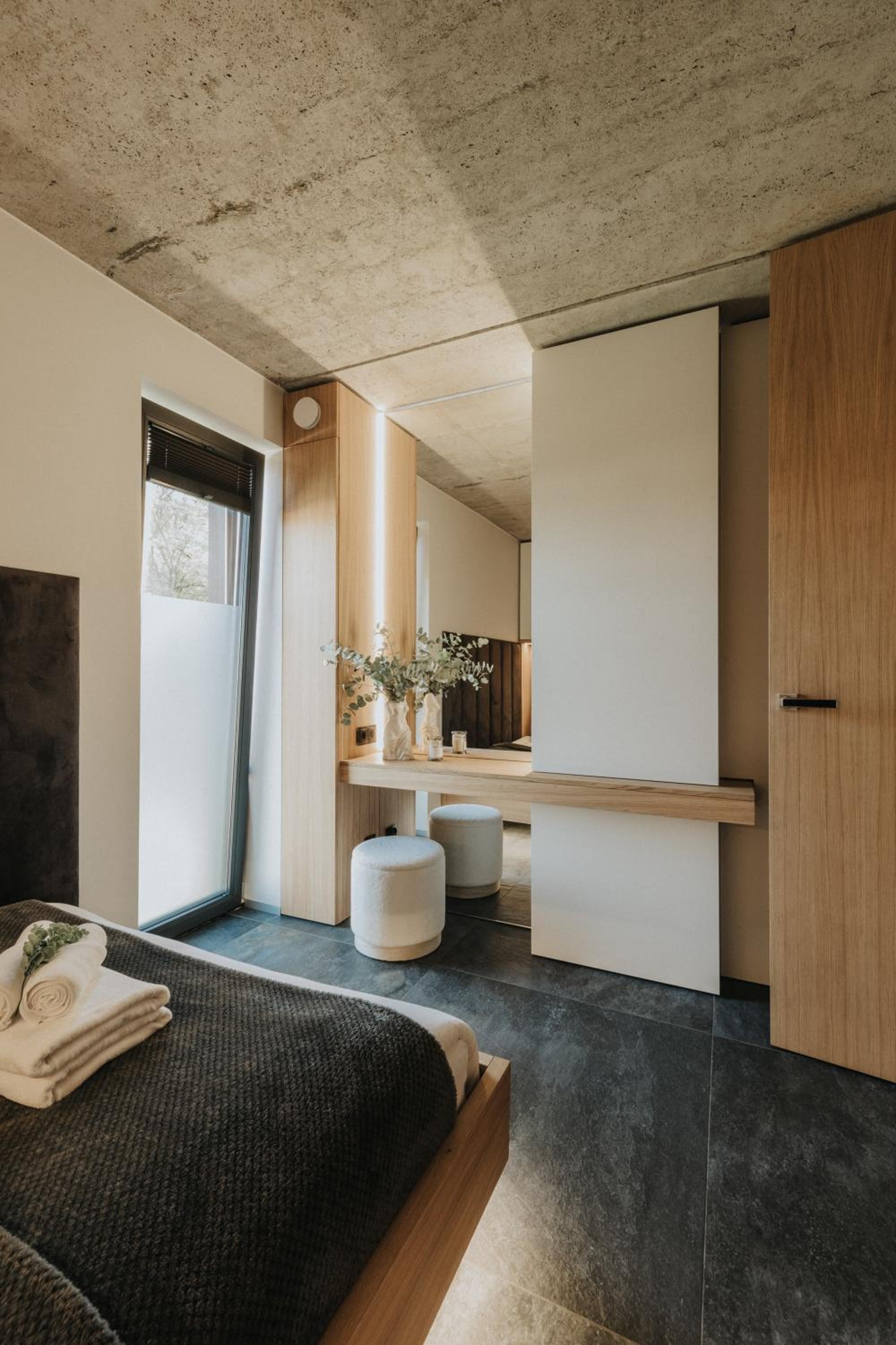 Penthouse Apartment - Photo 27