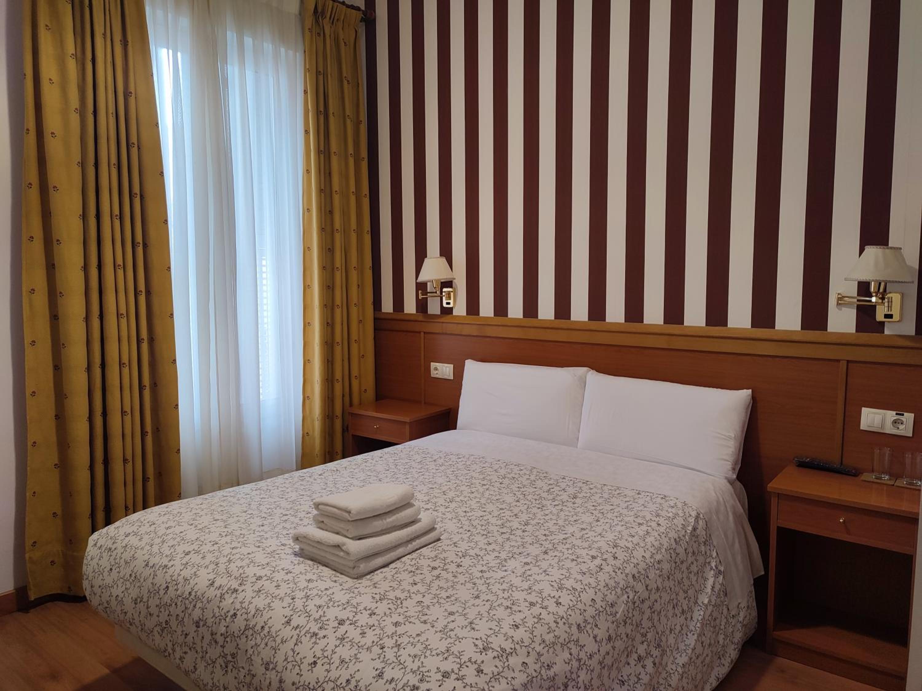 Double Room - Photo 4