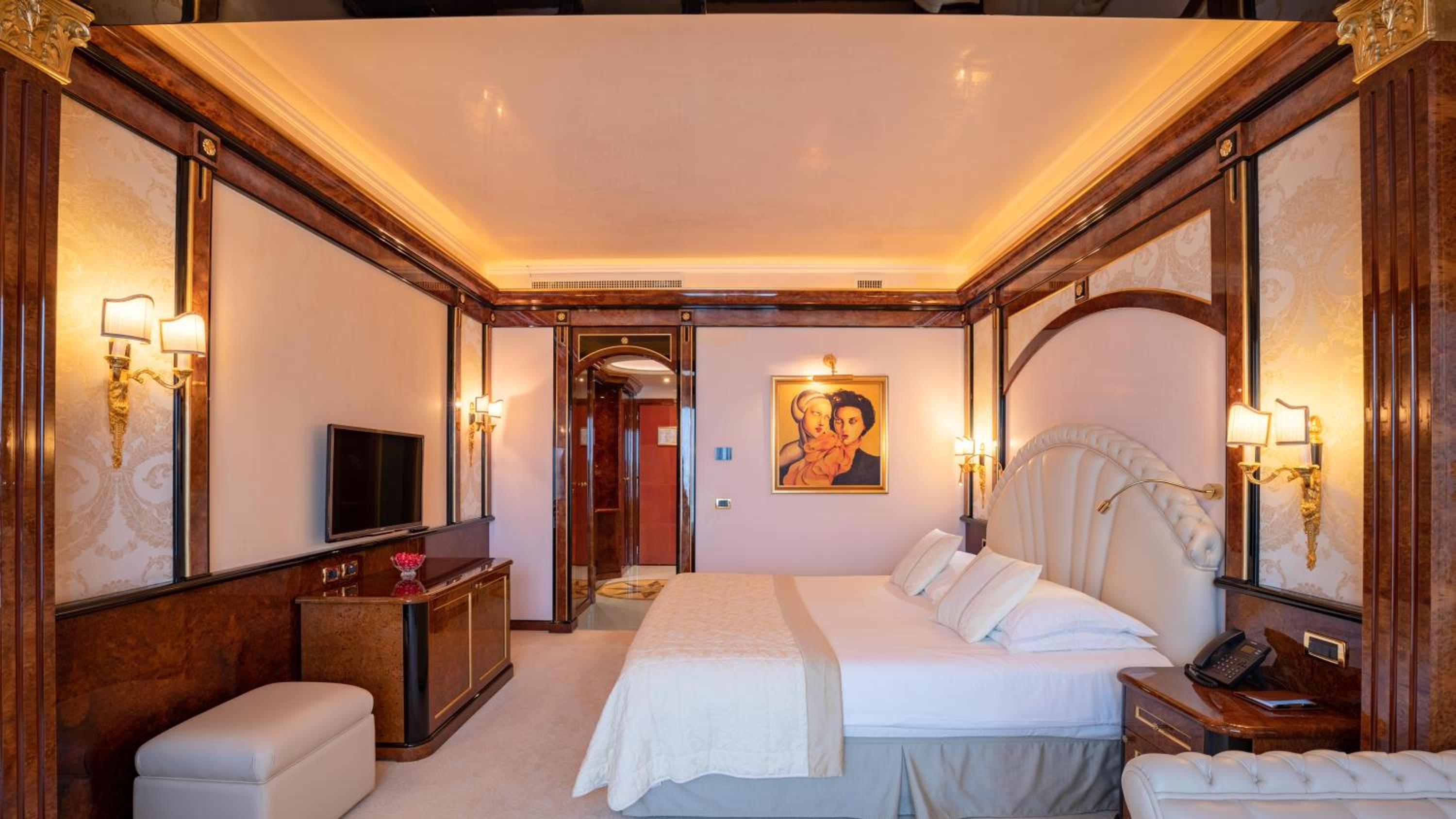 Junior Suite with Sea View - Photo 2