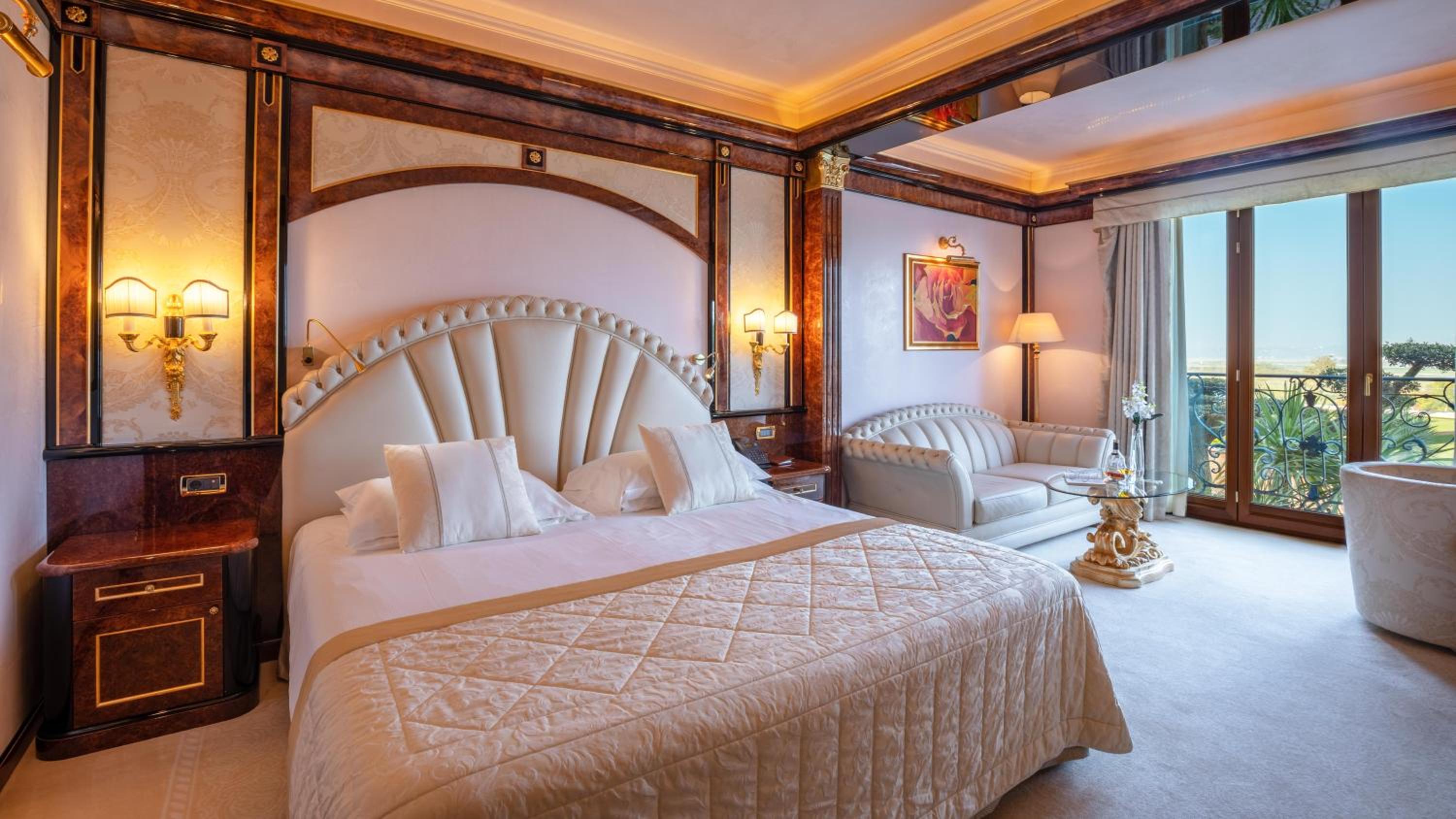 Junior Suite with Sea View - Photo 1