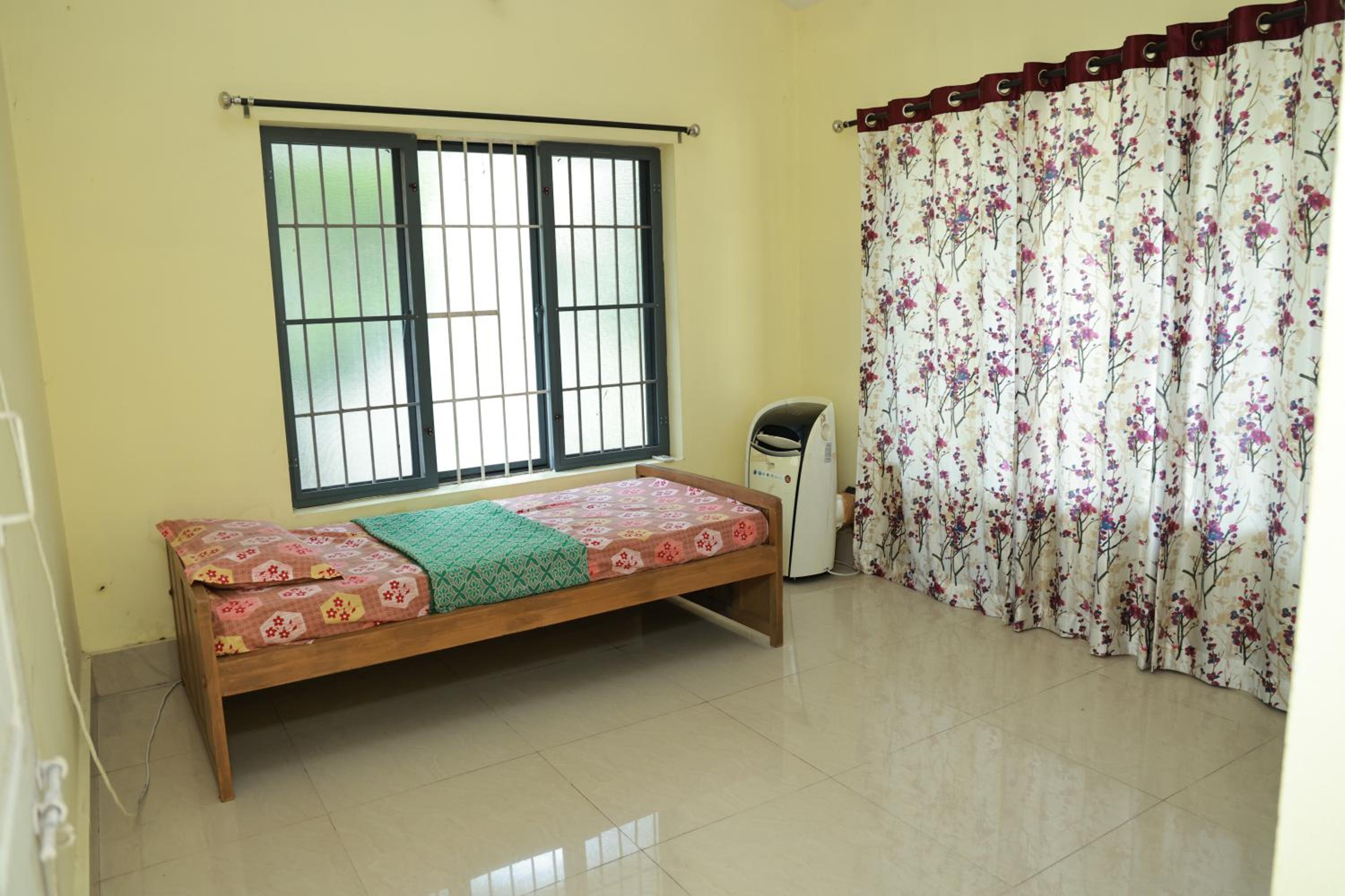 Three-Bedroom Villa - Photo 4