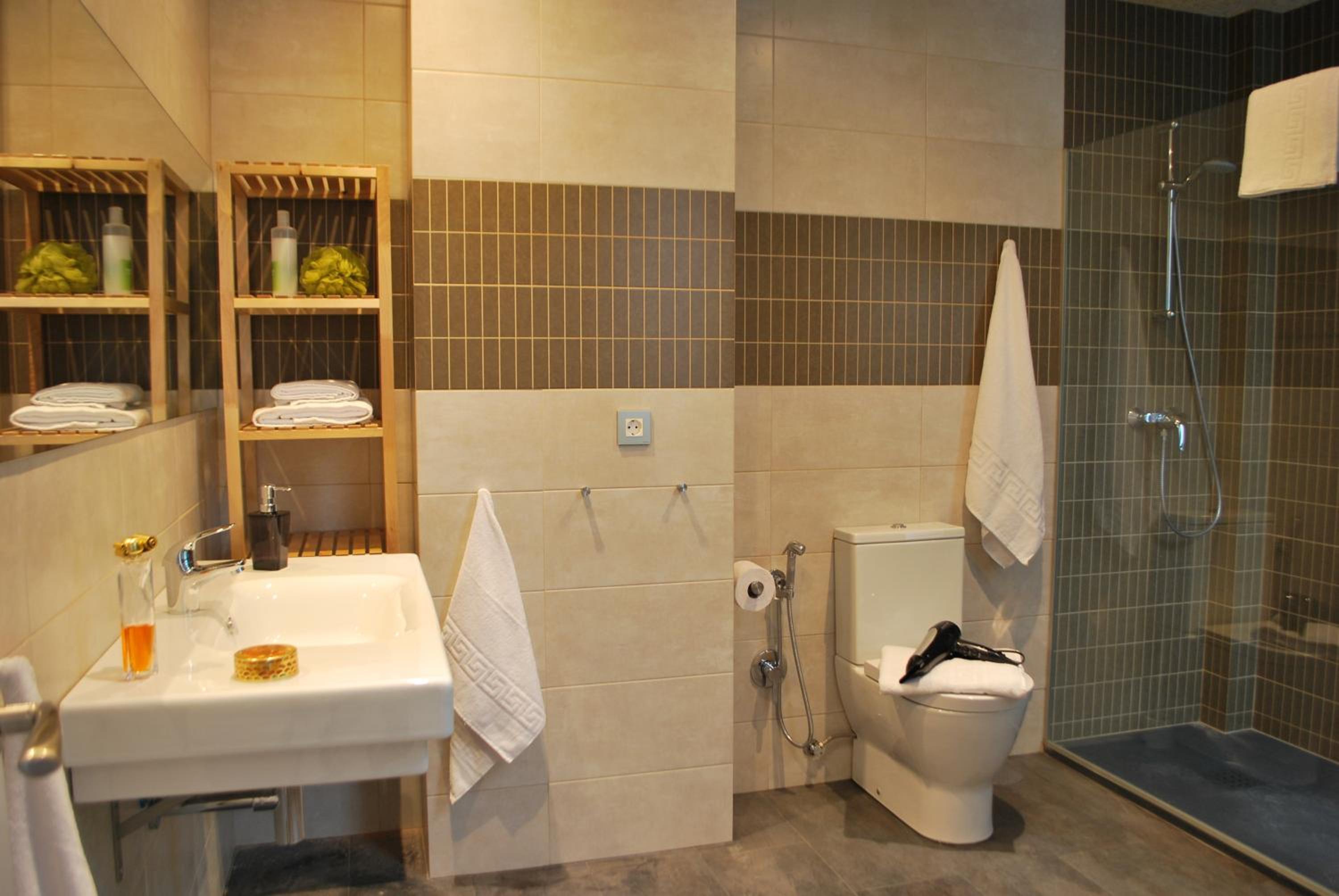 One-Bedroom Apartment - Photo 11