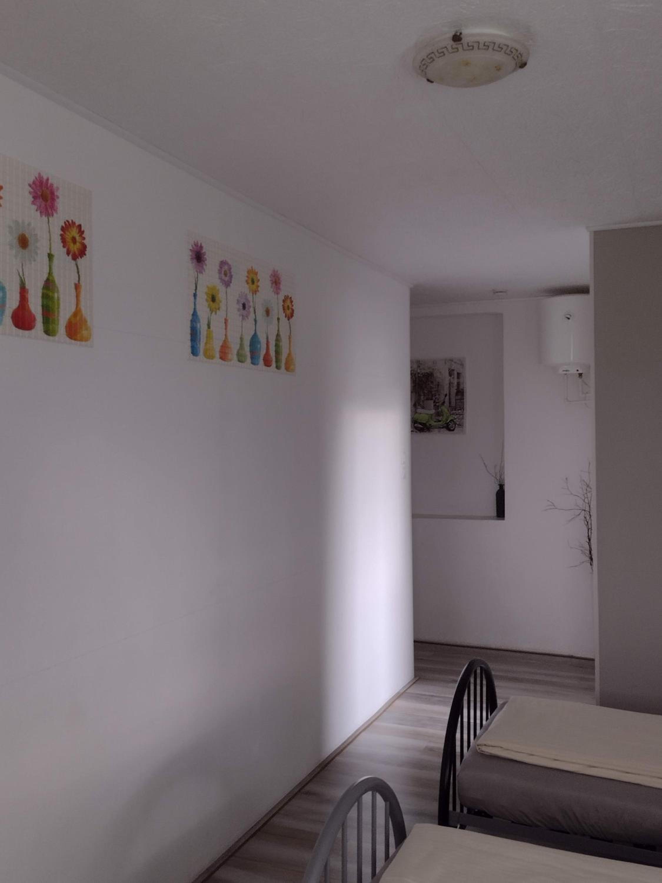 Twin Room with Bathroom - Photo 6