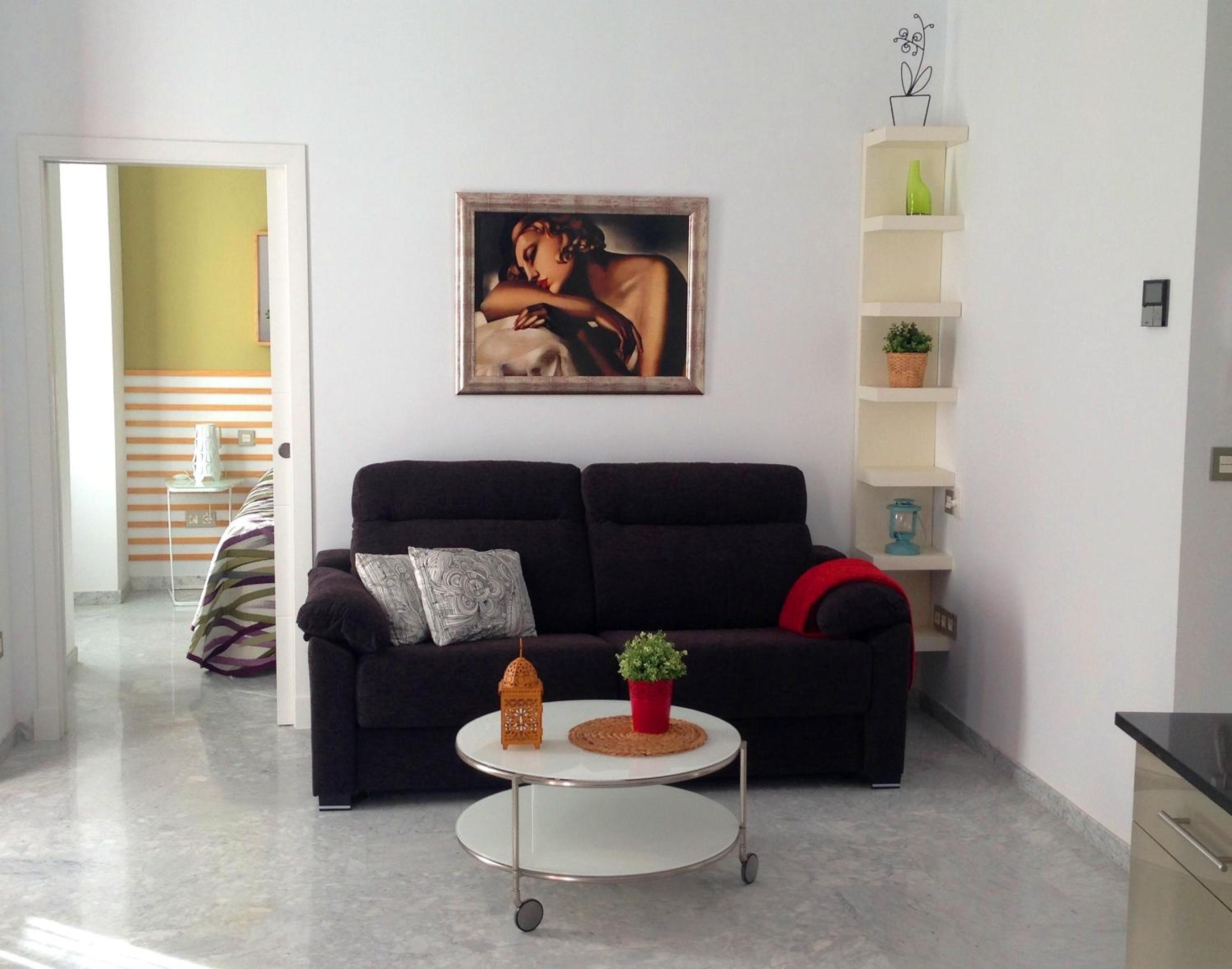 One-Bedroom Apartment - Photo 5