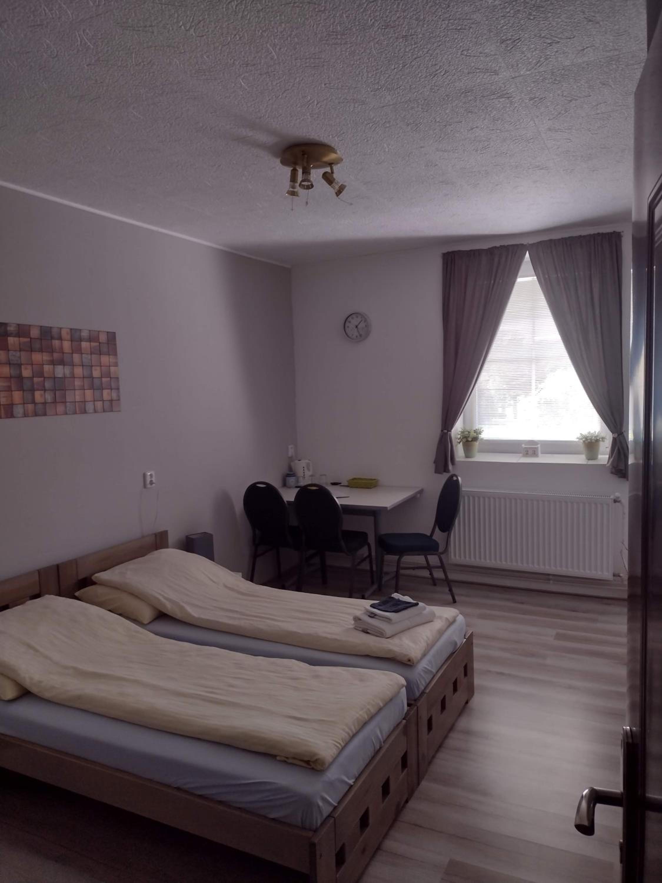 Triple Room with Bathroom - Photo 1