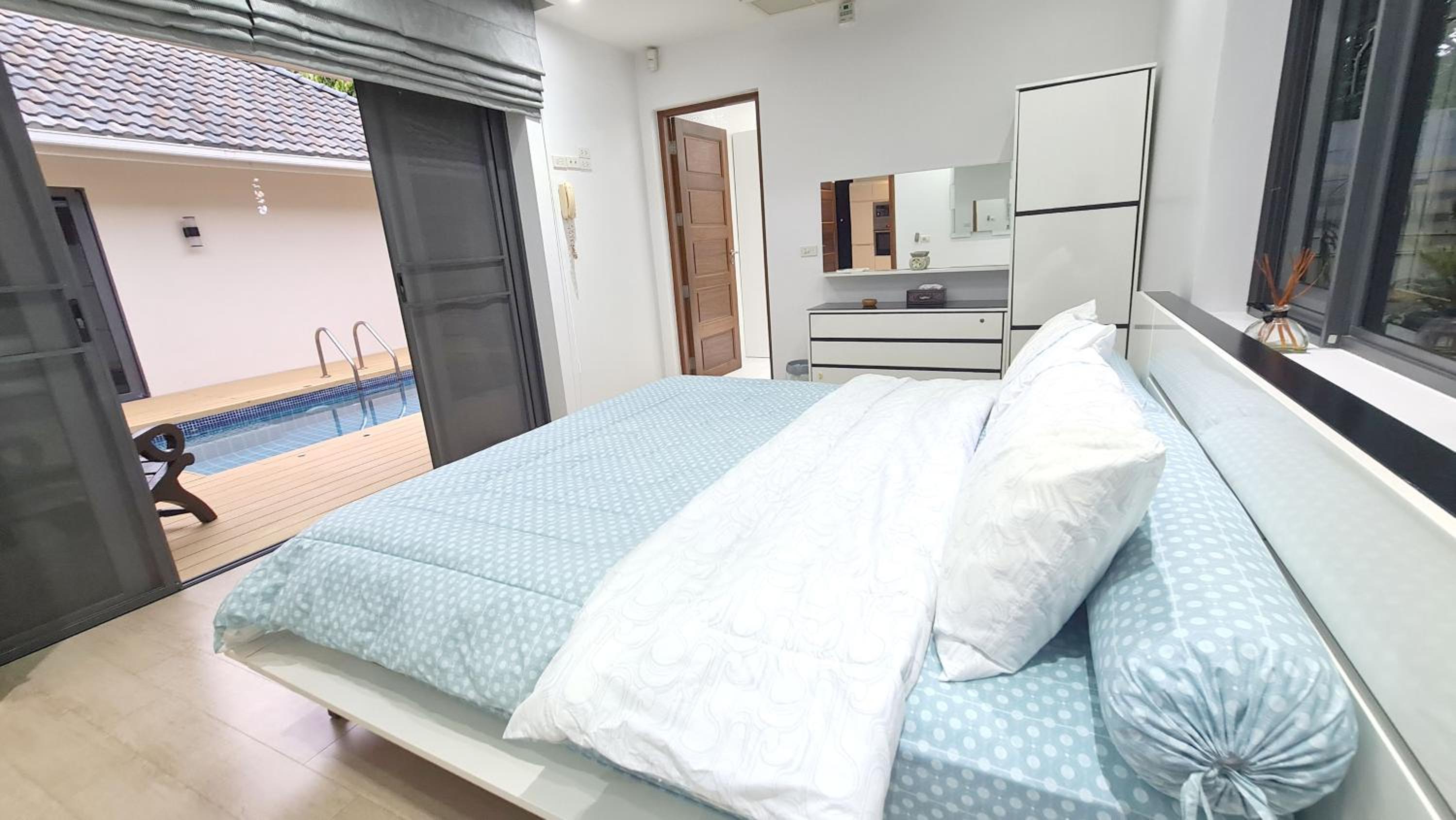 Two-Bedroom Villa - Photo 9