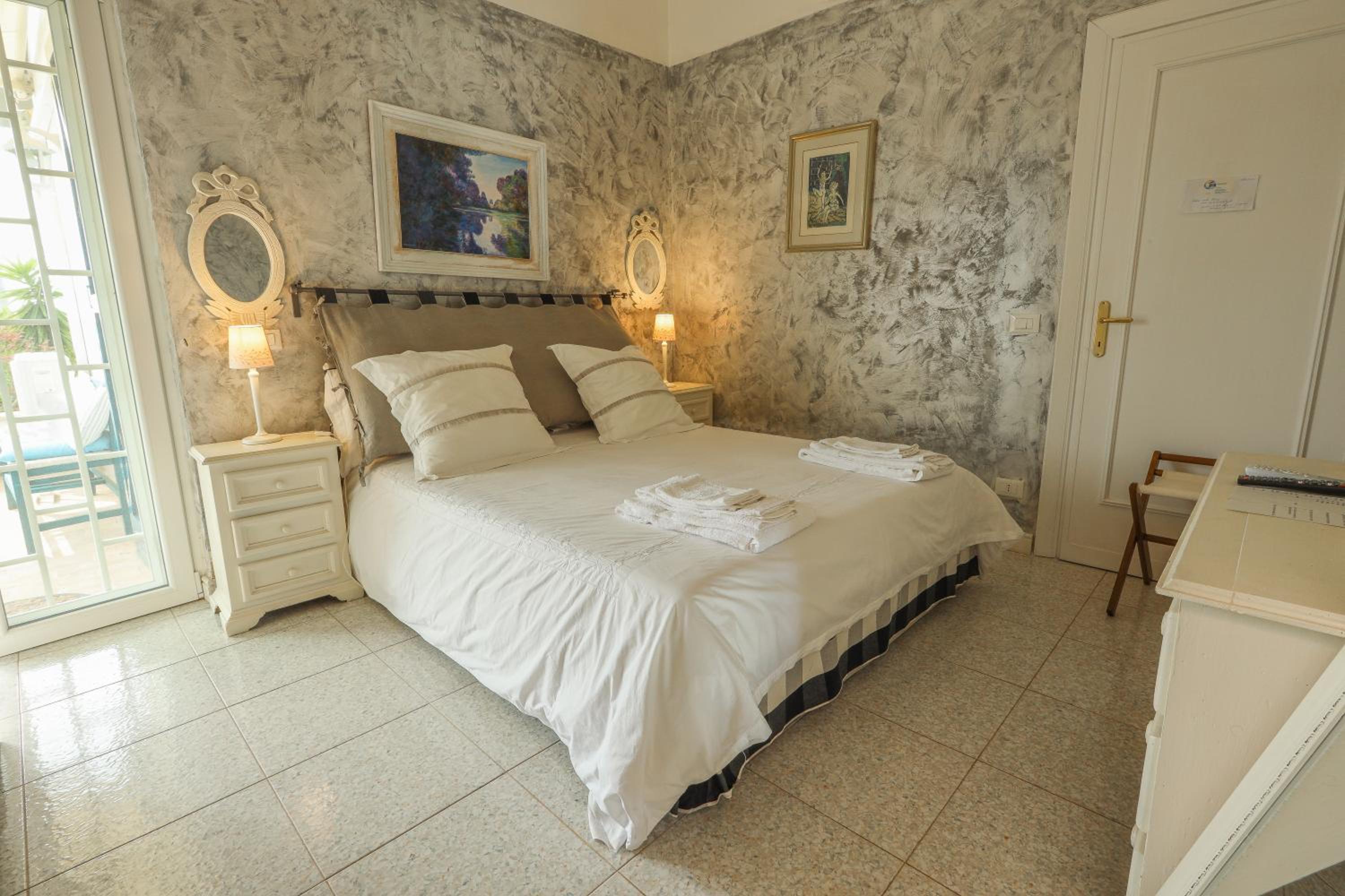 King Room with Pool View