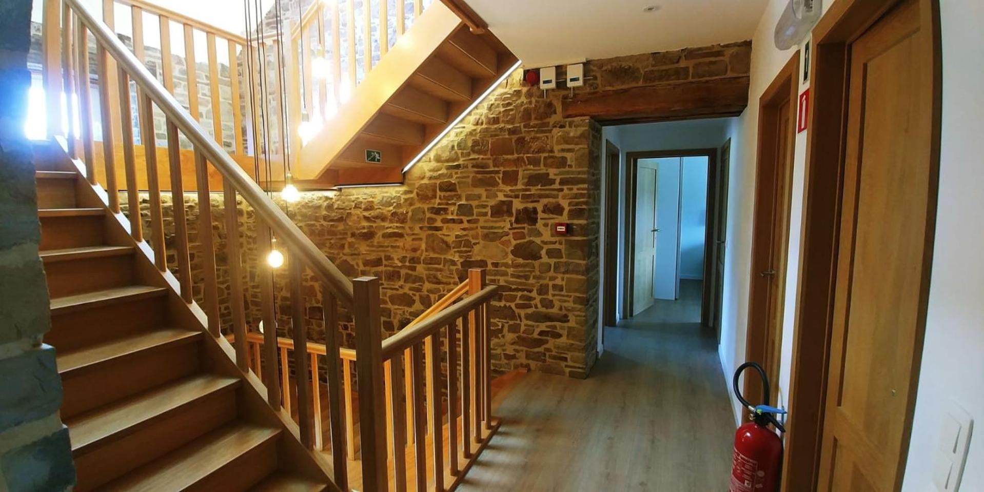 Seven-Bedroom House photo 3