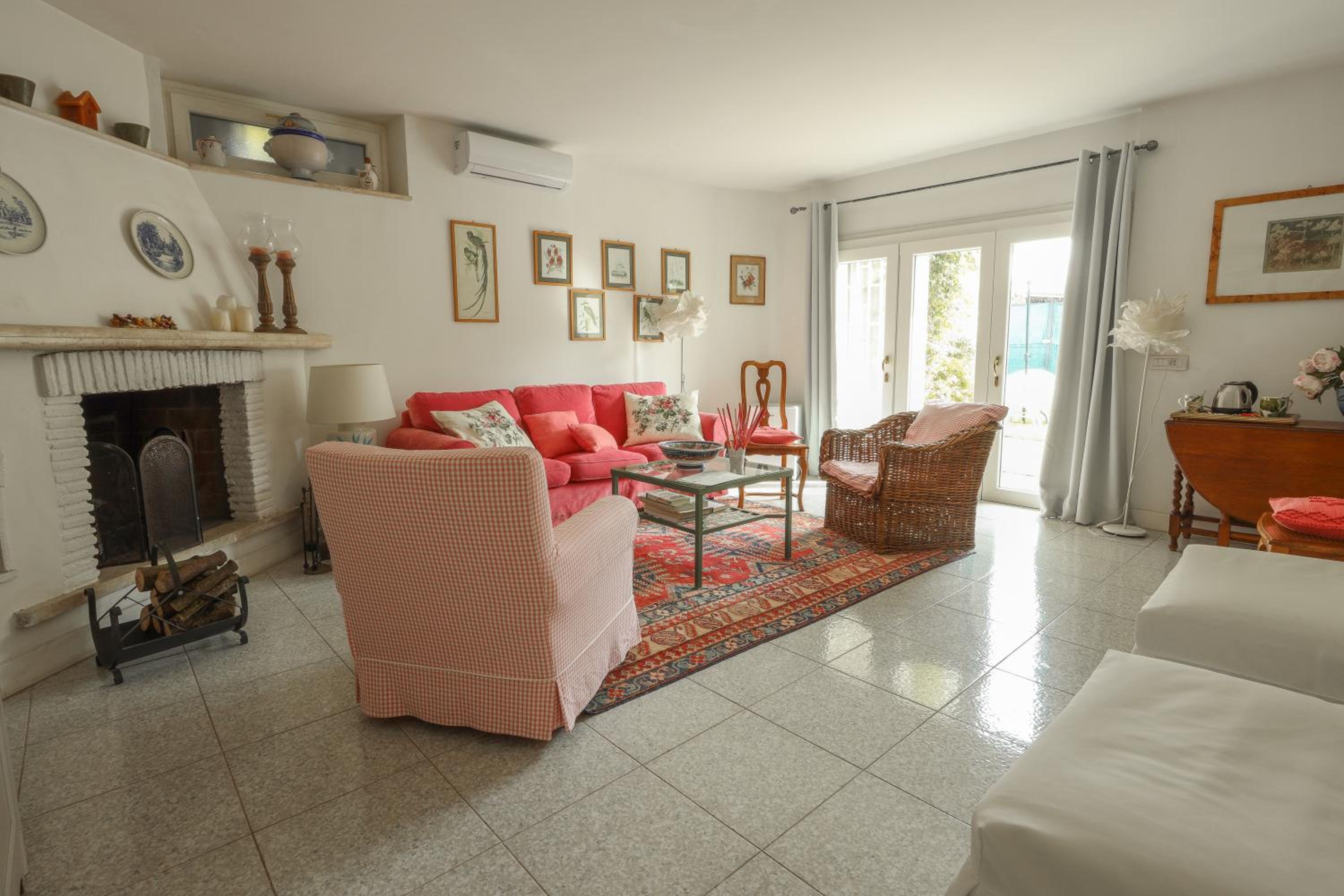 Deluxe Double or Twin Room with Pool Access photo 2