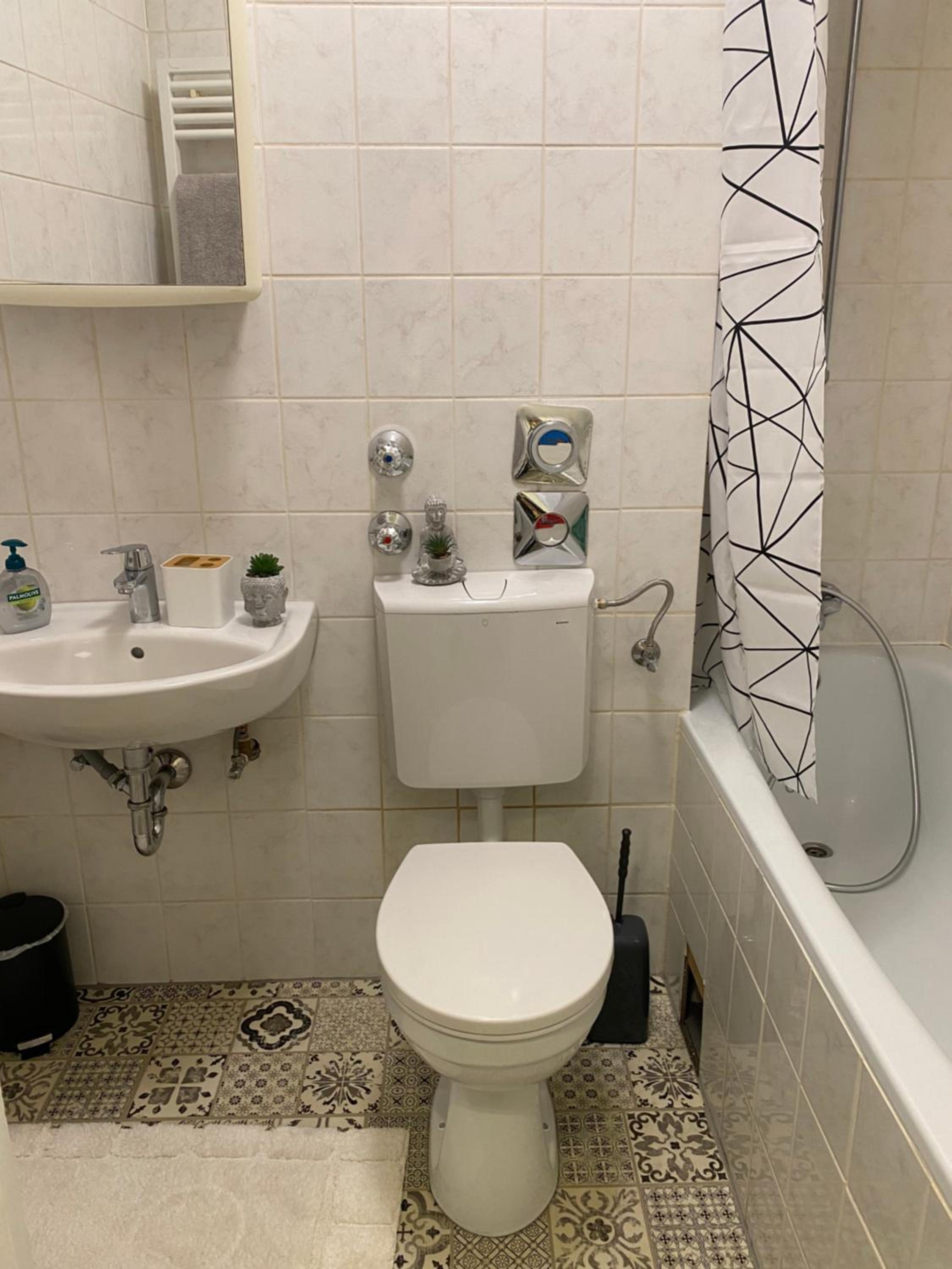 One-Bedroom Apartment photo 3