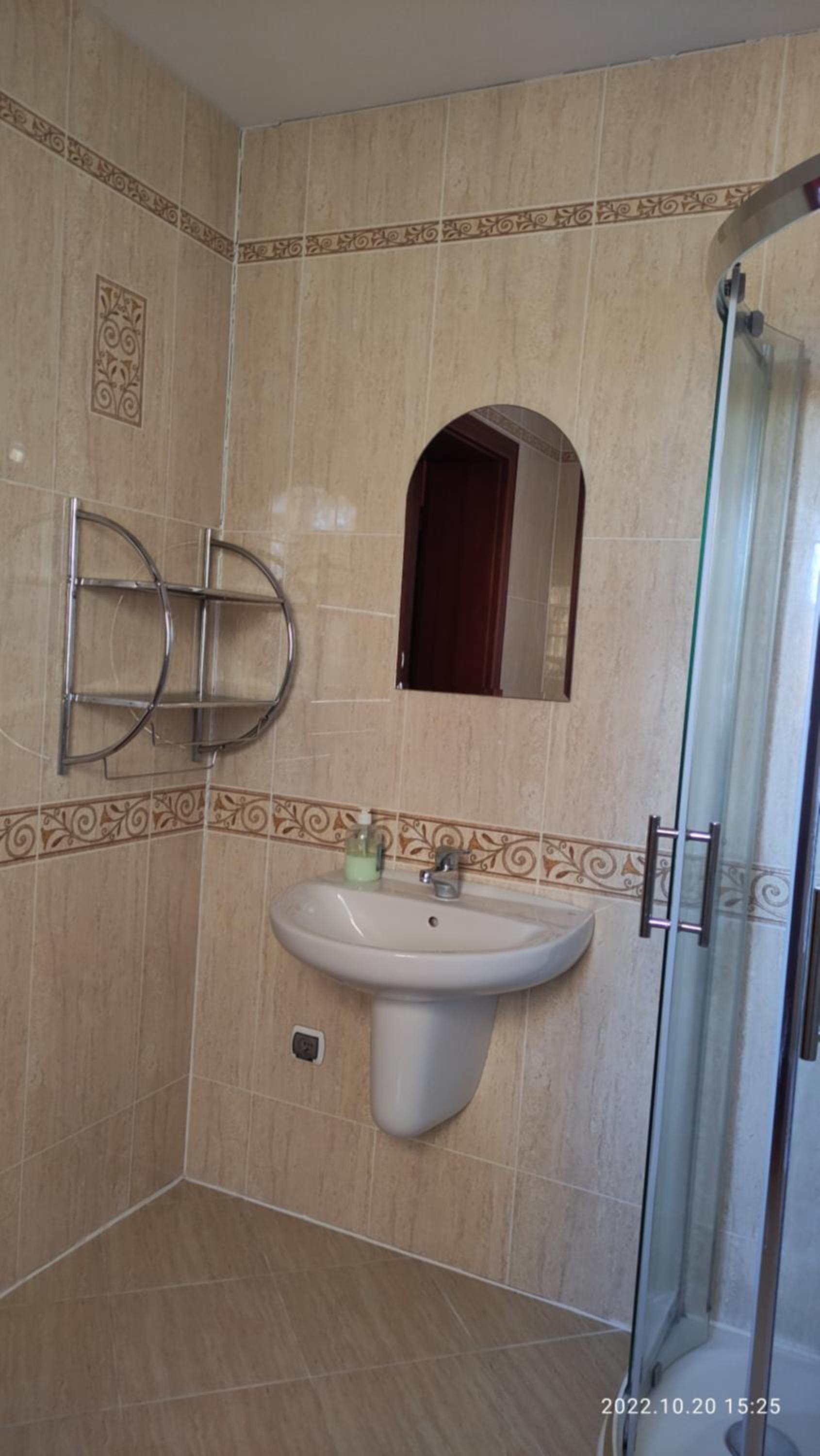 Double Room - Photo 9