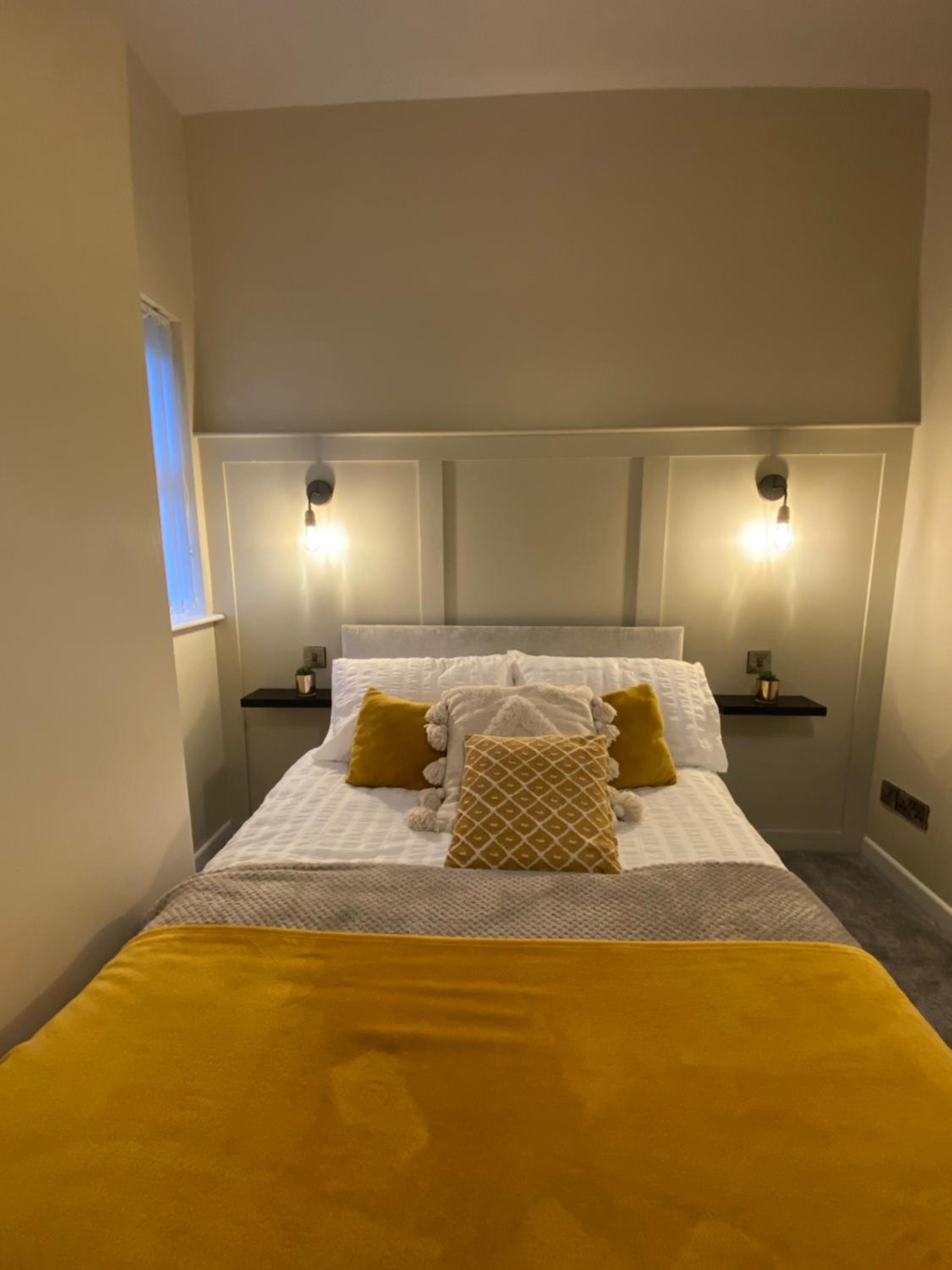 One-Bedroom Apartment photo 1