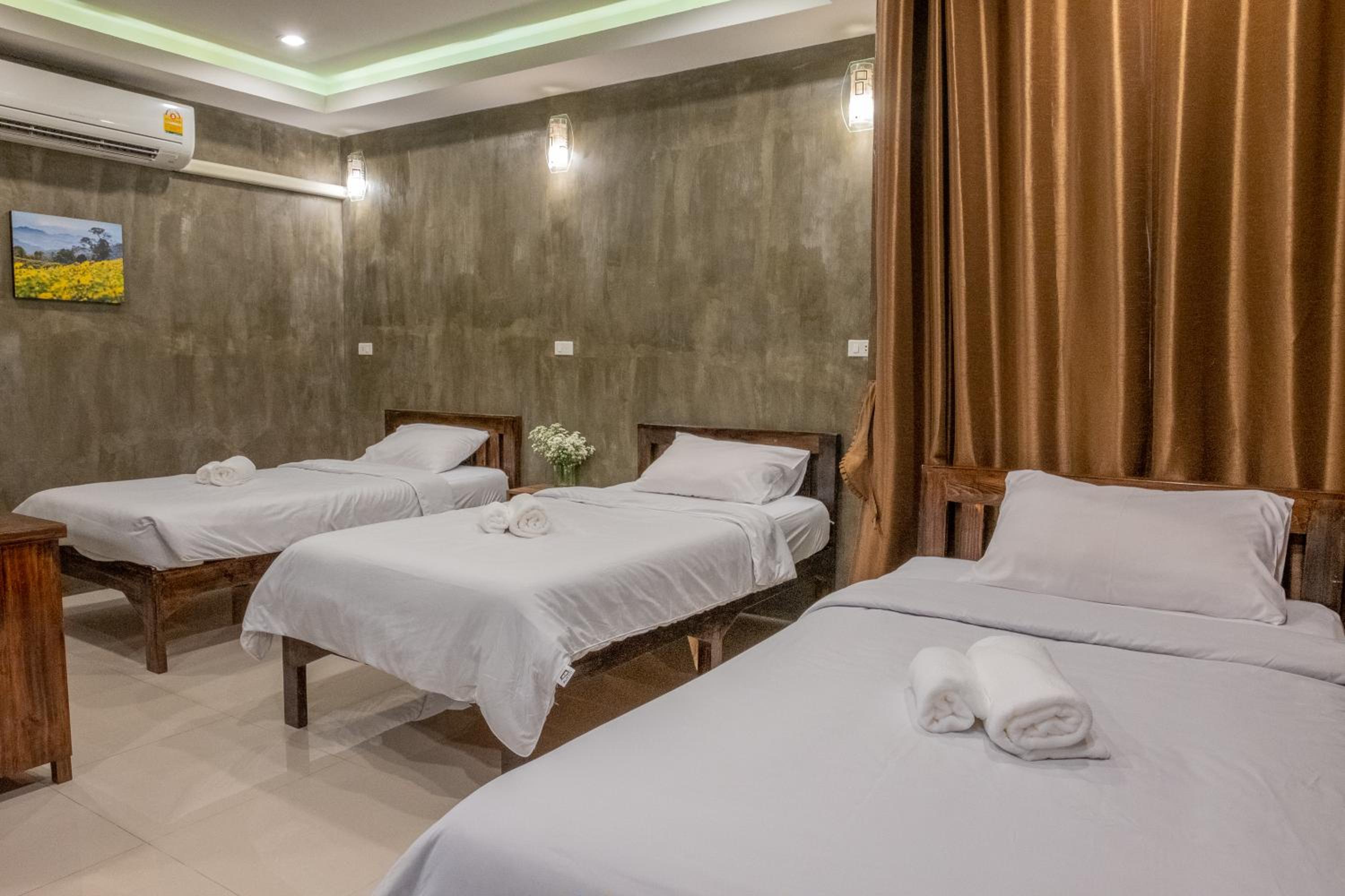 Deluxe Triple Room