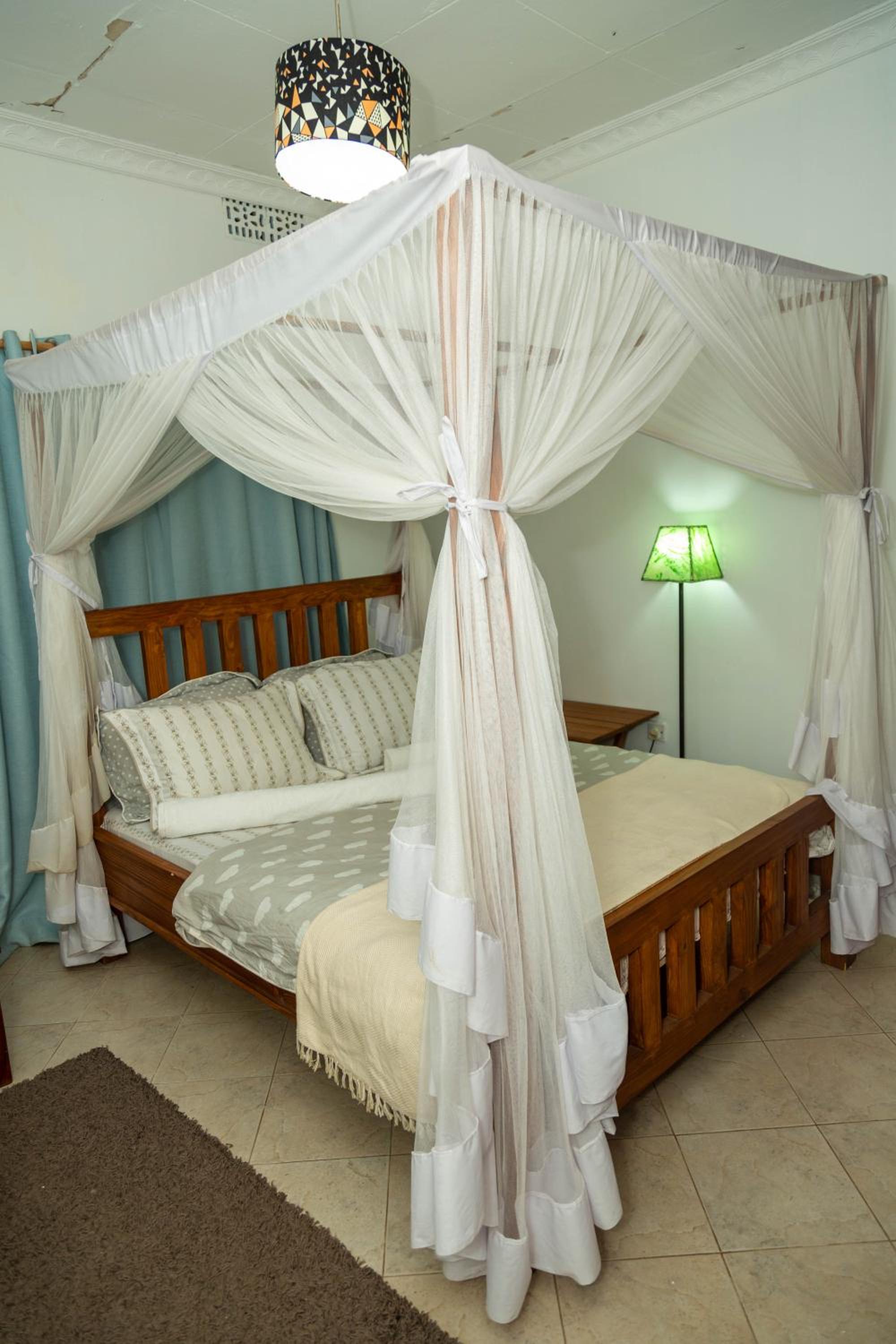 Double Room with Shared Bathroom photo 1