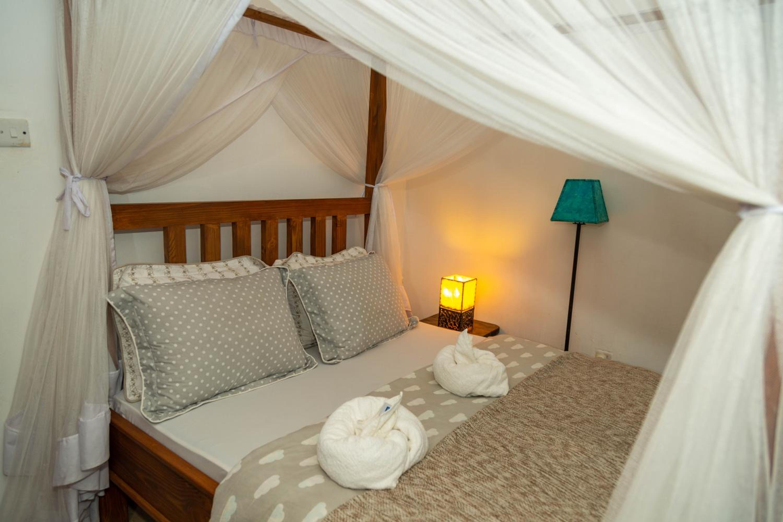 Double Room with Shared Bathroom photo 2