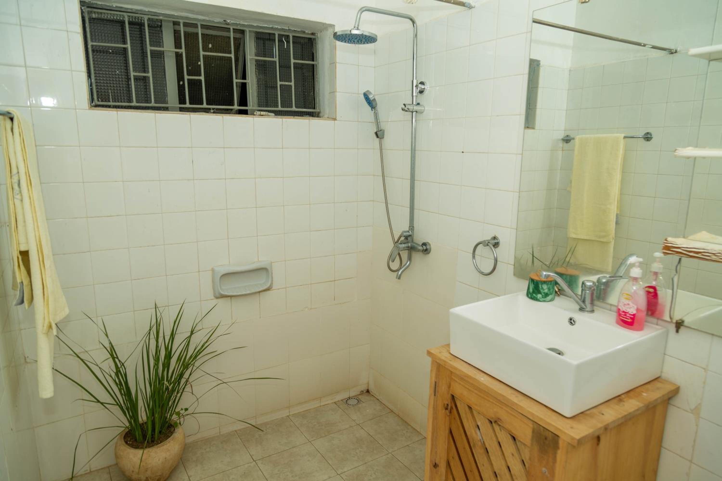 Double Room with Shared Bathroom photo 3