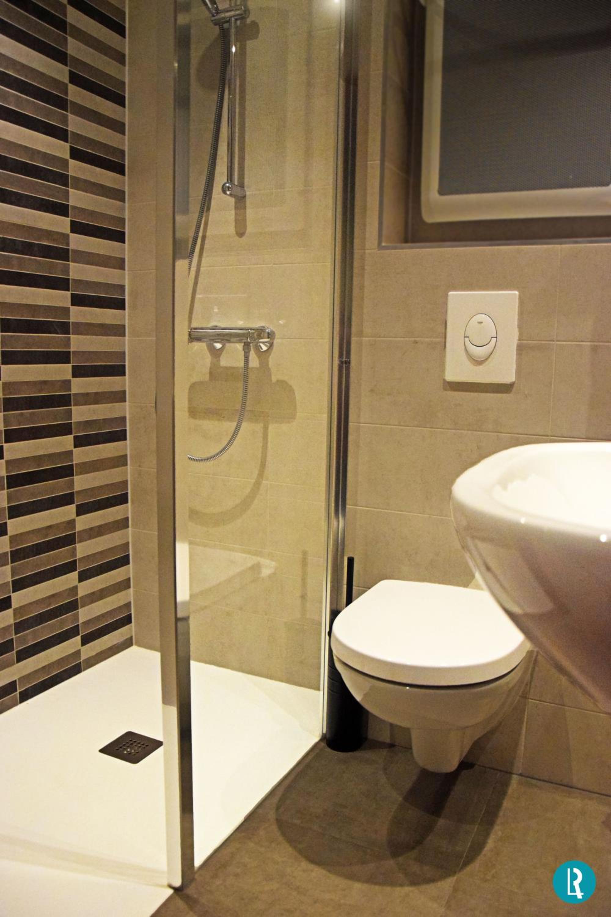 Twin Room - Photo 2