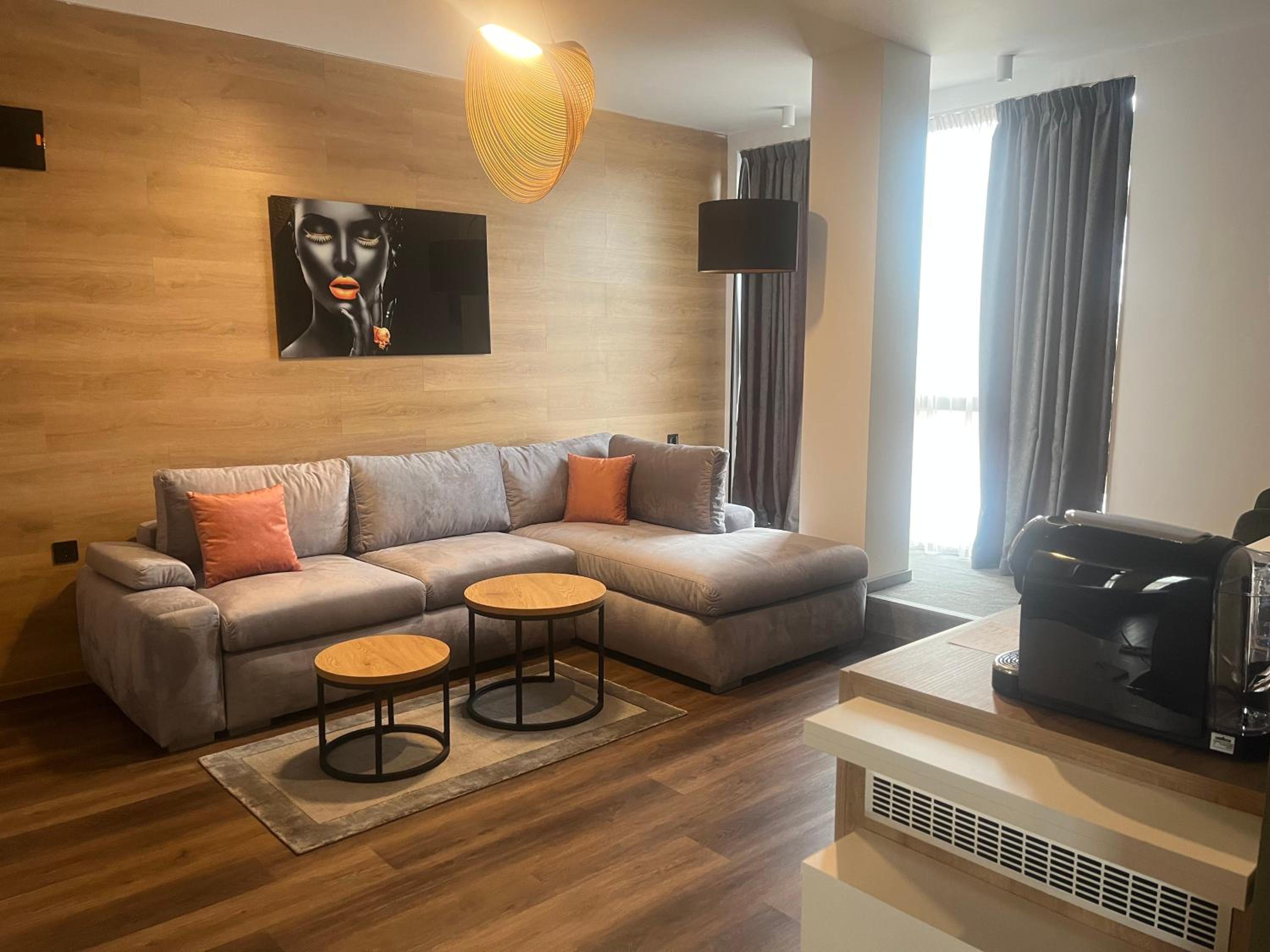 Apartment - Photo 2