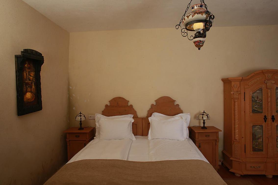Standard Queen Room photo 3