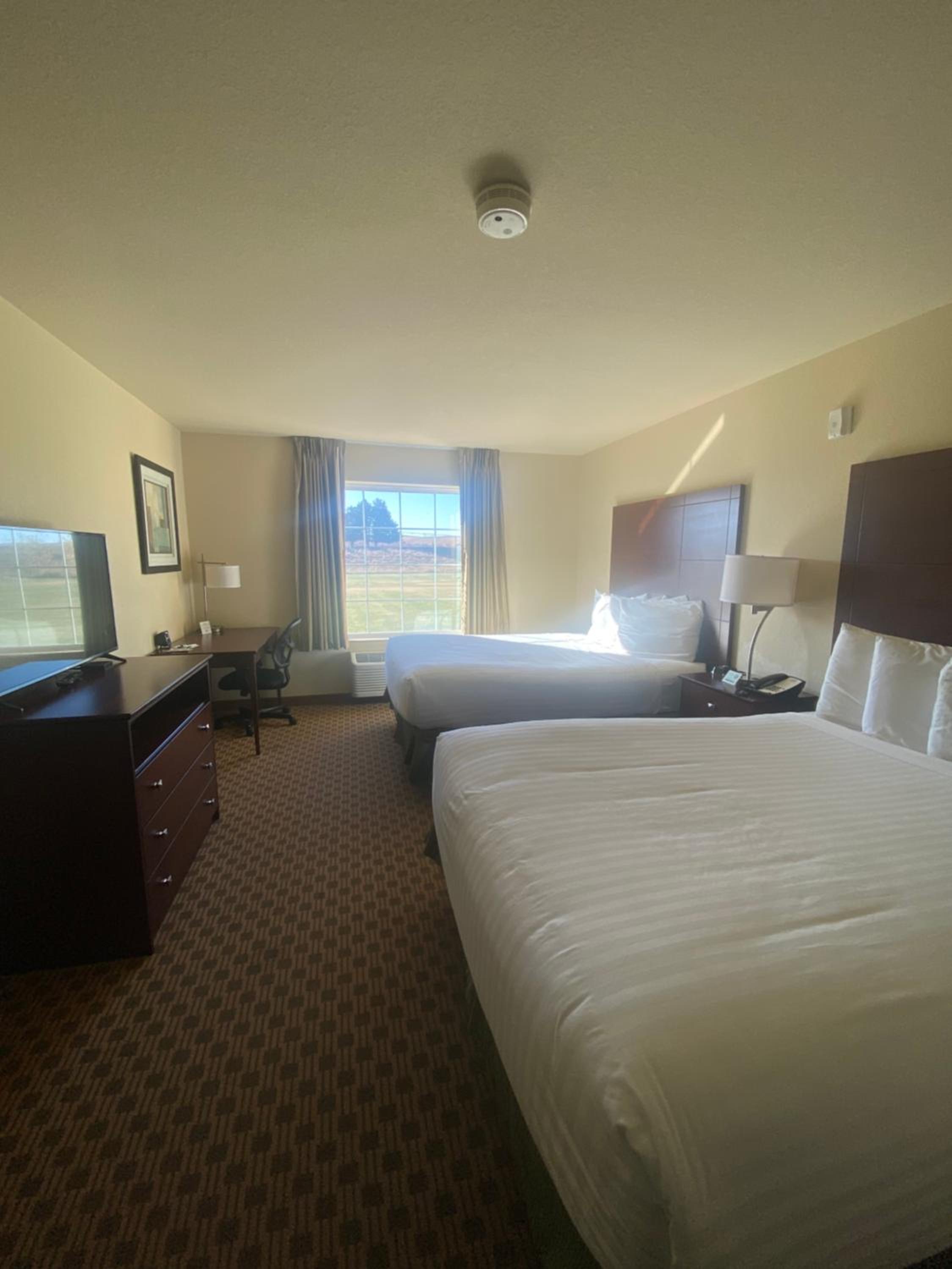 Queen Room with Two Queen Beds photo 1
