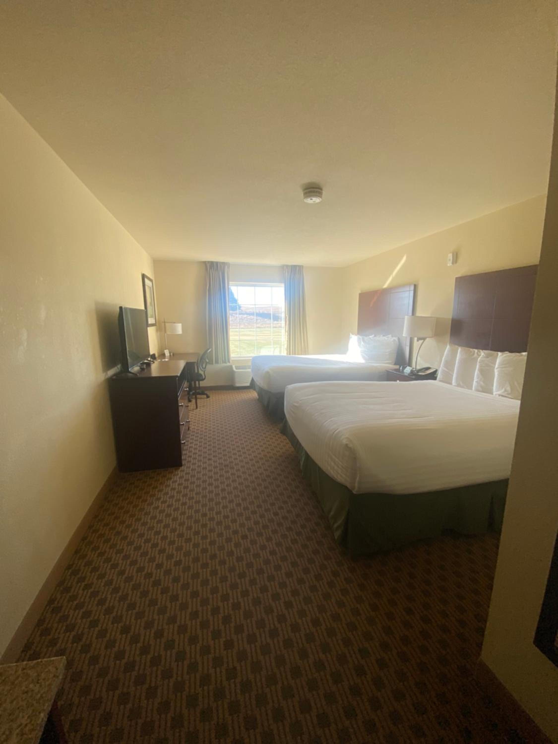 Queen Room with Two Queen Beds photo 2