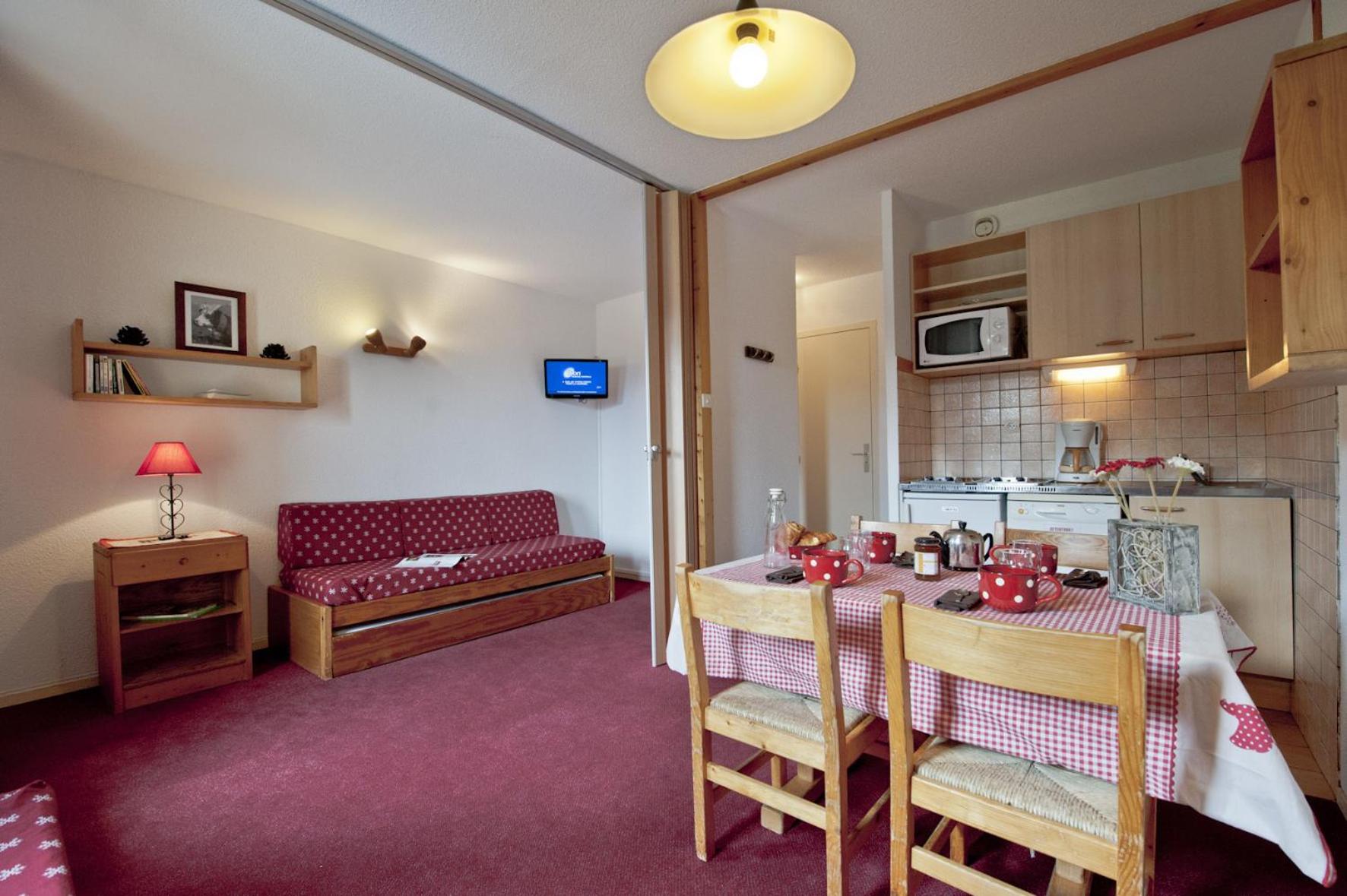 Studio (4 Adults)