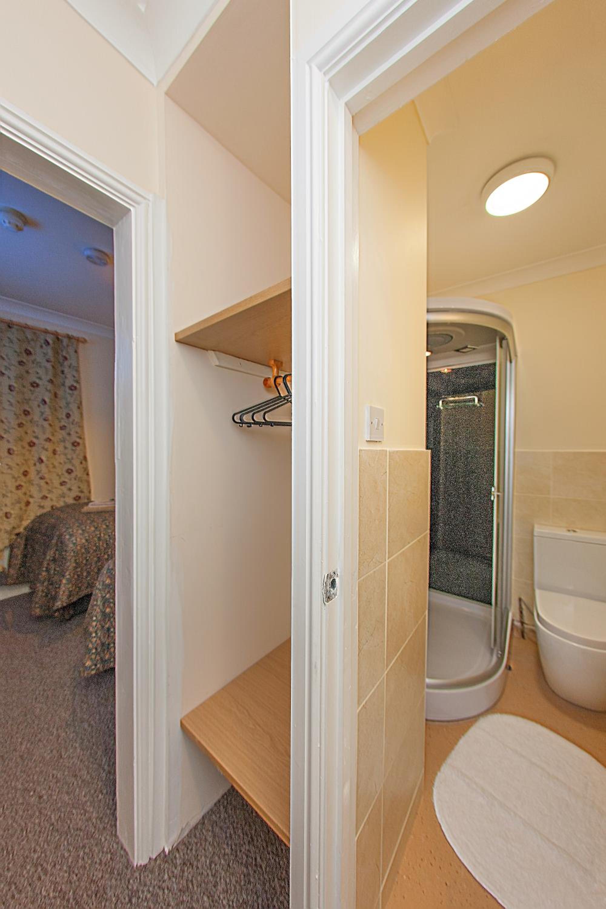 Standard Double/Twin Room photo 2