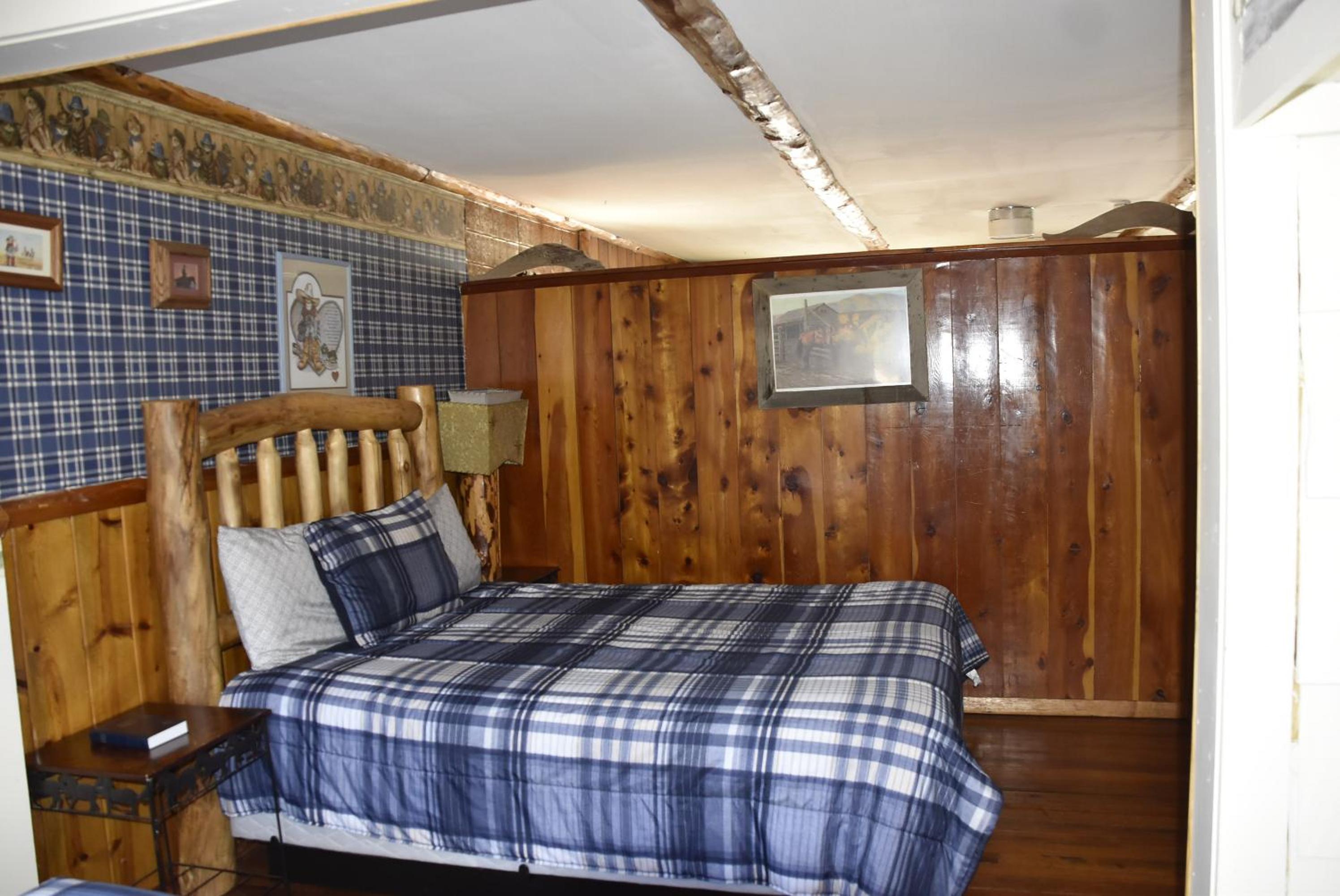 Superior Chalet - Pet Friendly photo 1