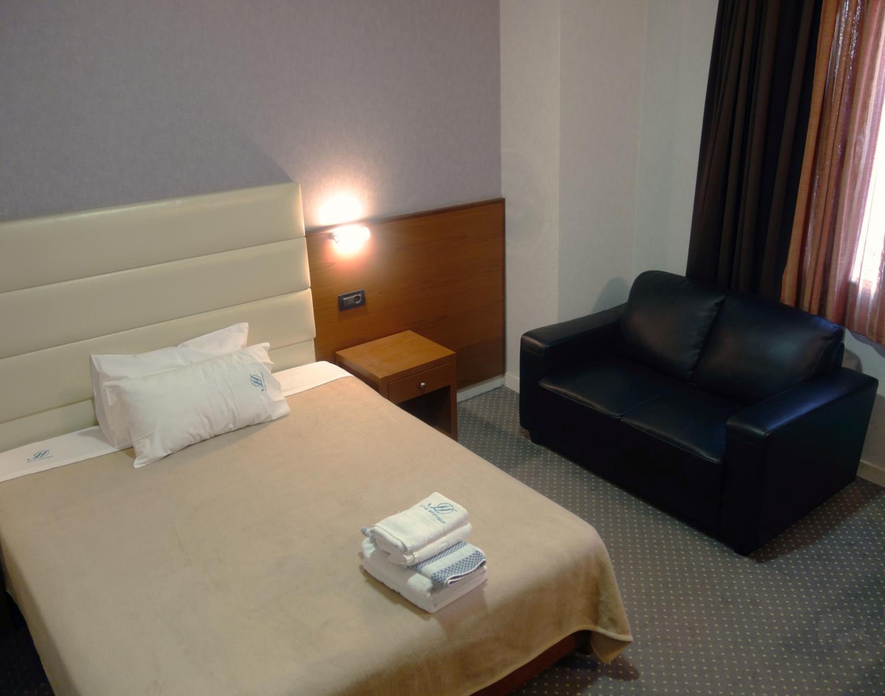 Double or Twin Room - Photo 2