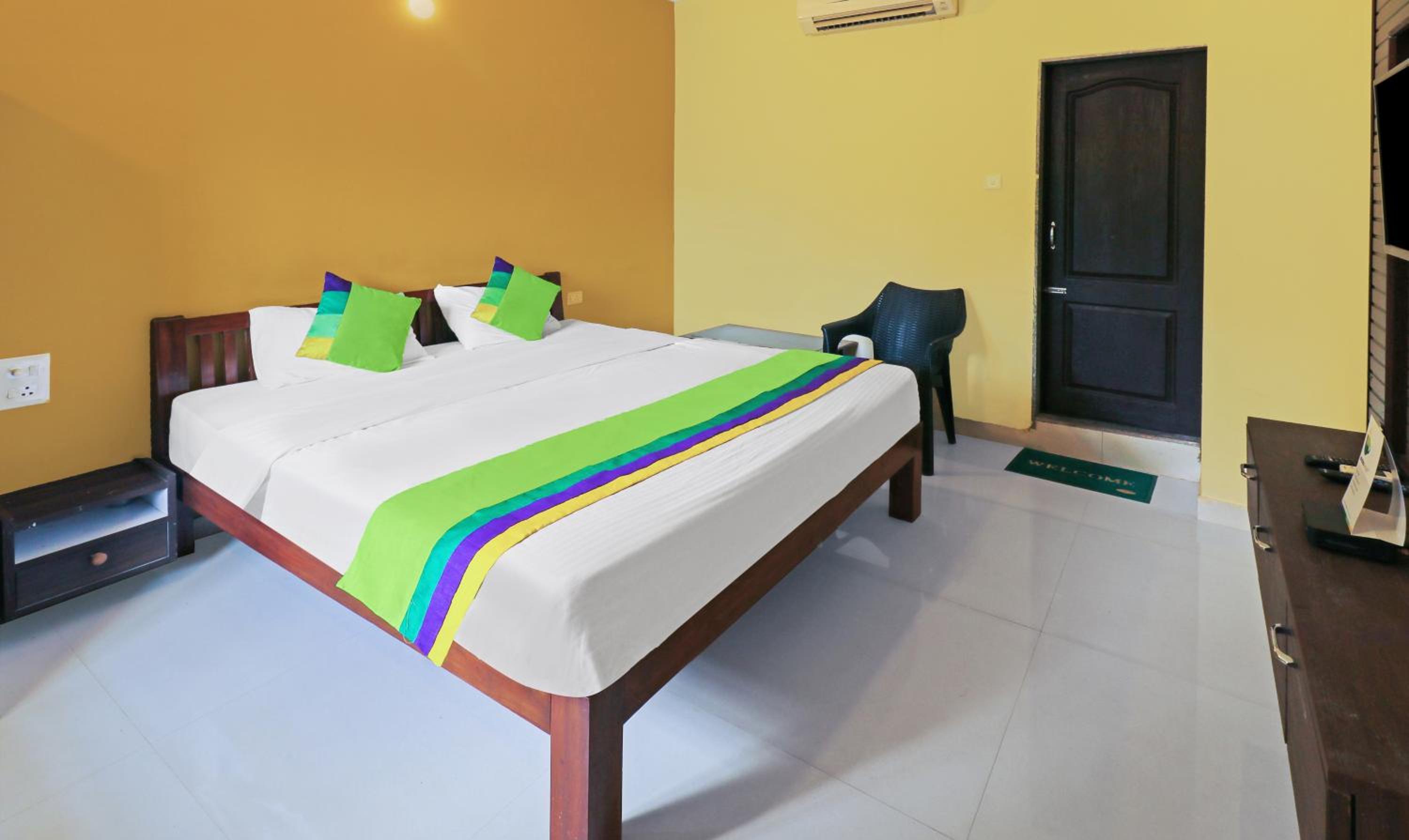 Standard Double Room - Photo 9