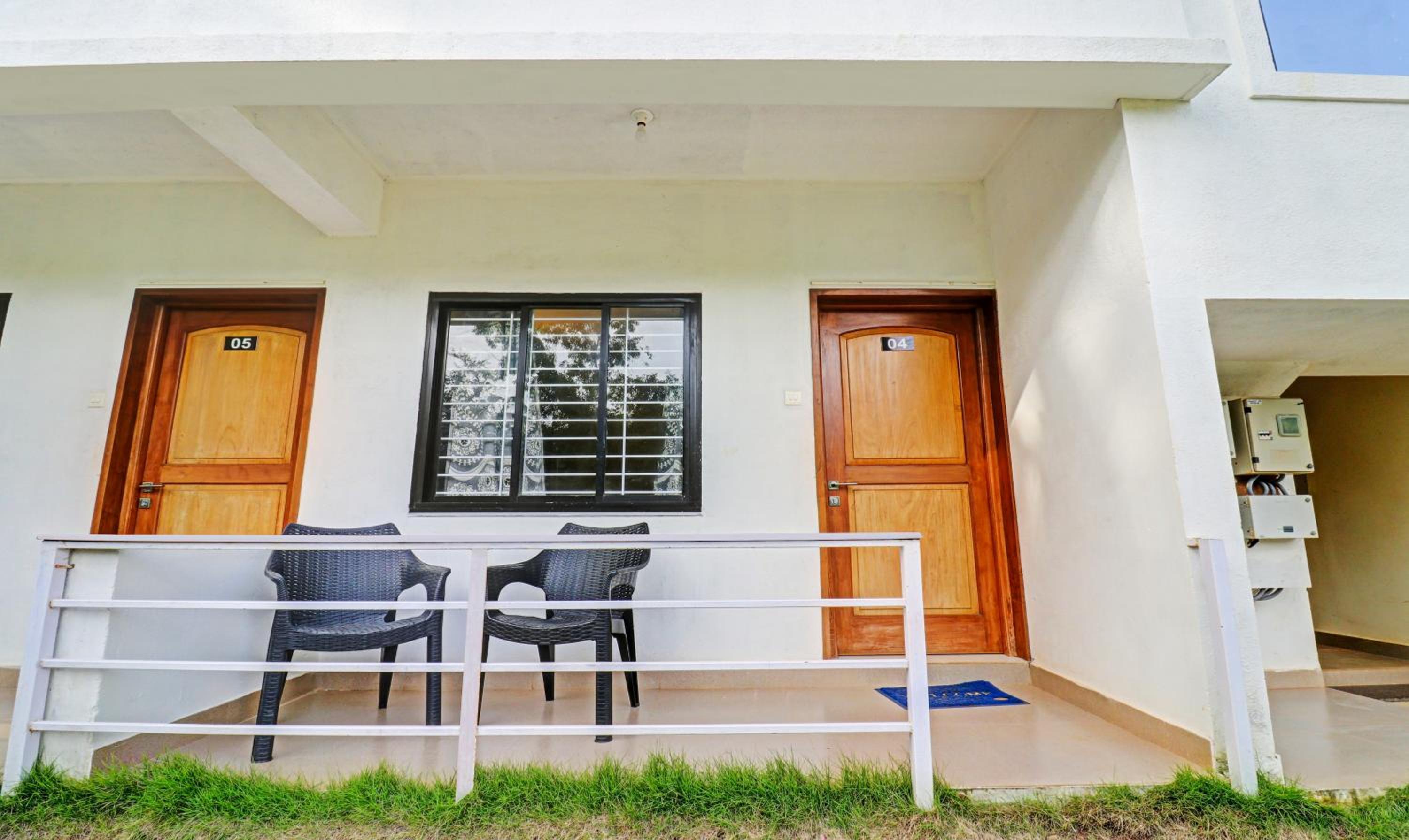 Standard Double Room - Photo 8