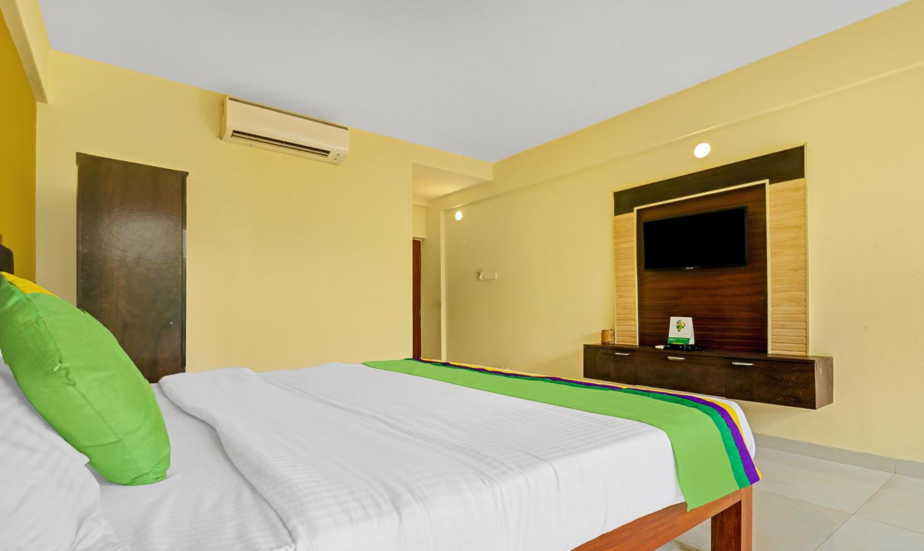 Standard Double Room - Photo 2
