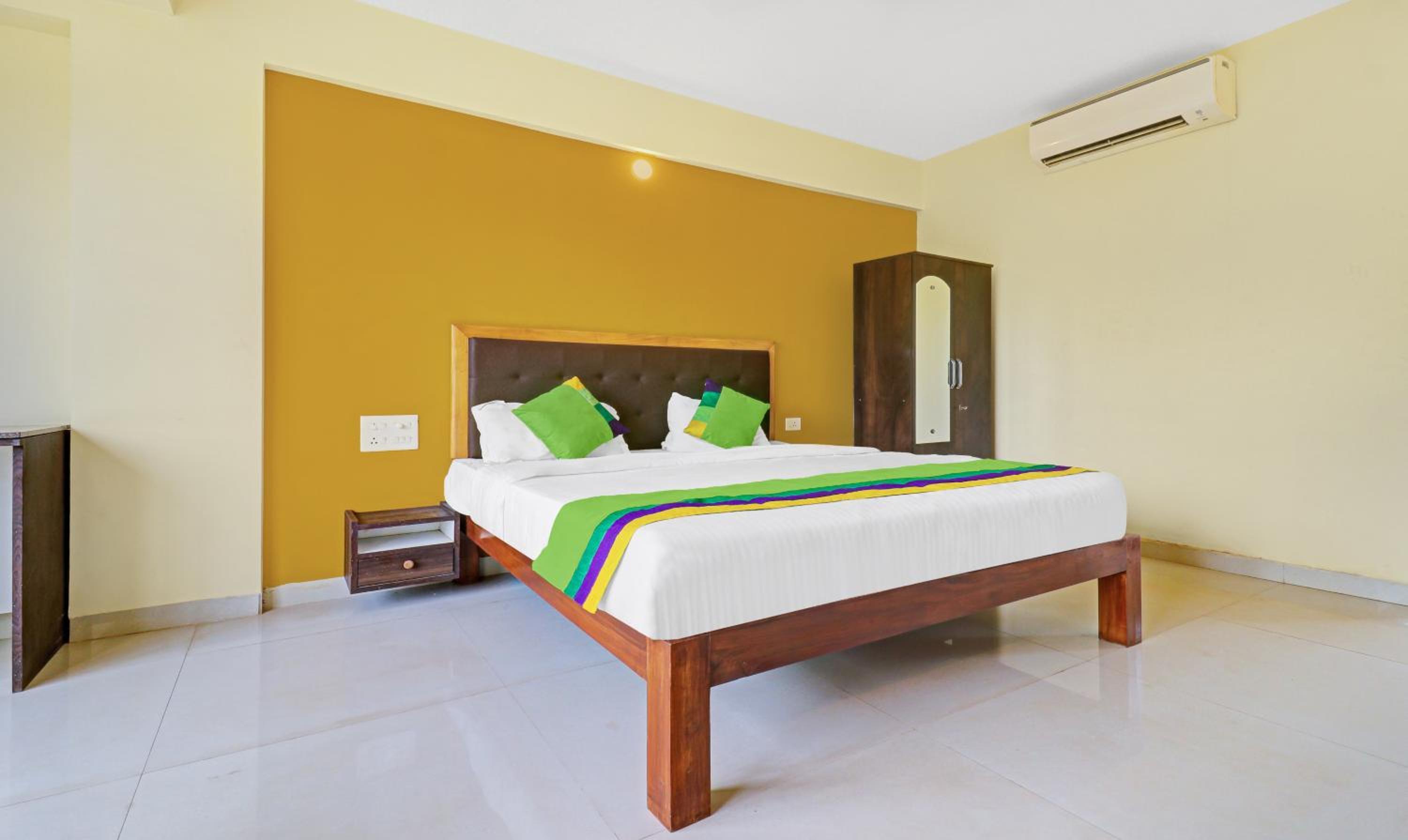Standard Double Room - Photo 14