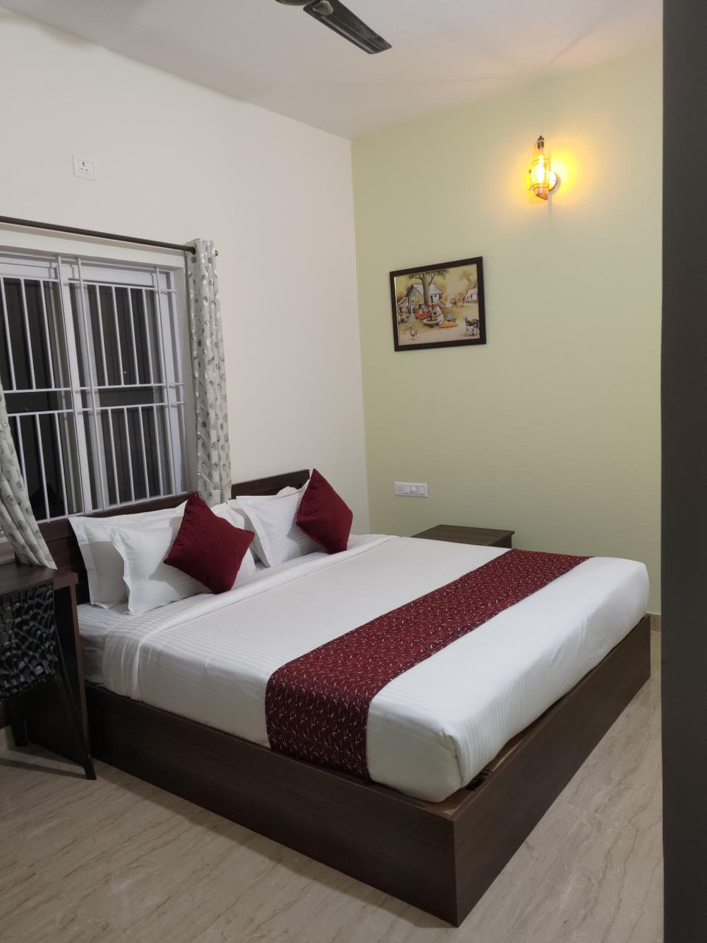 Standard Double Room with Fan - Photo 7