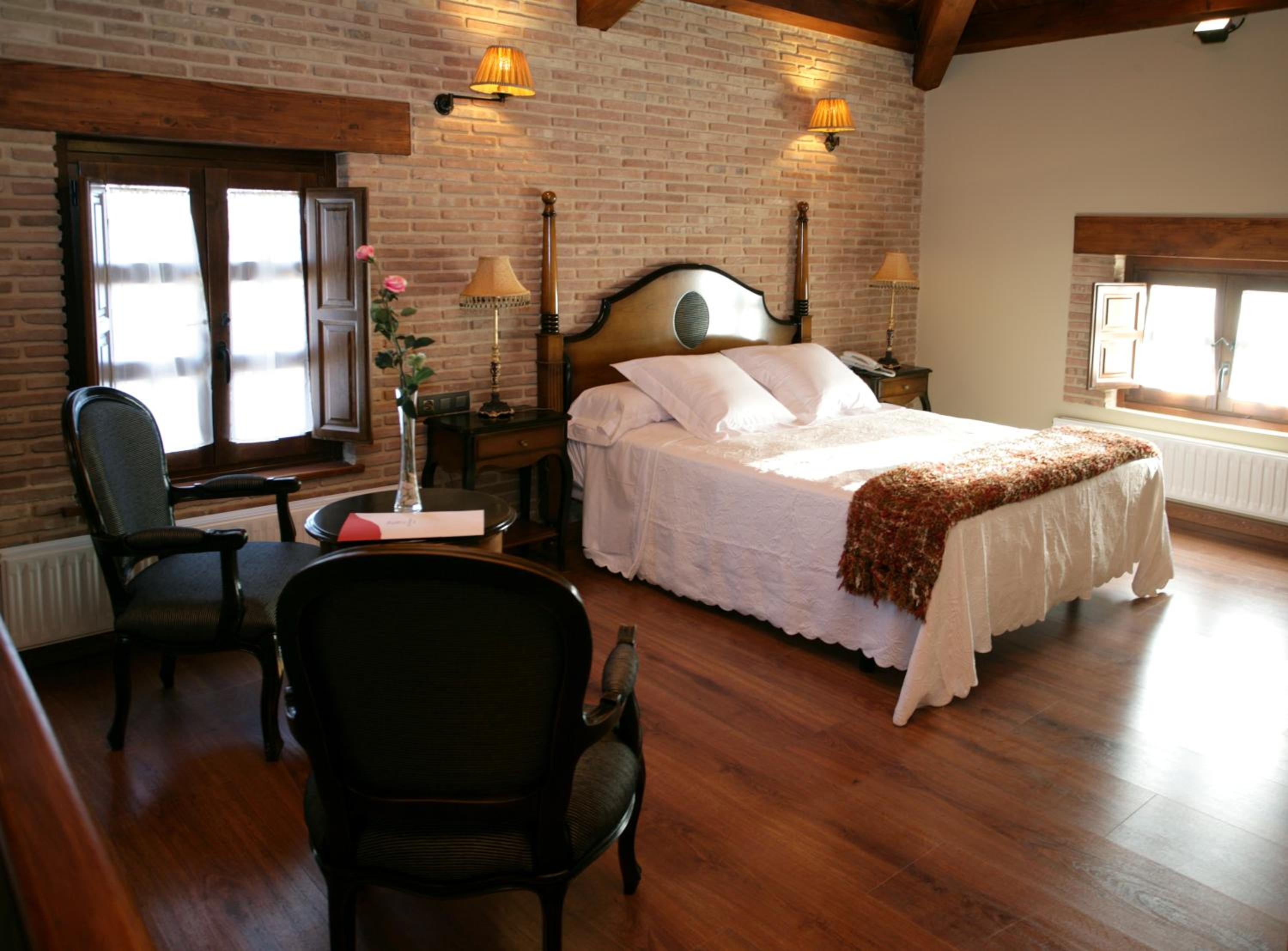 Superior Double or Twin Room - Photo 1