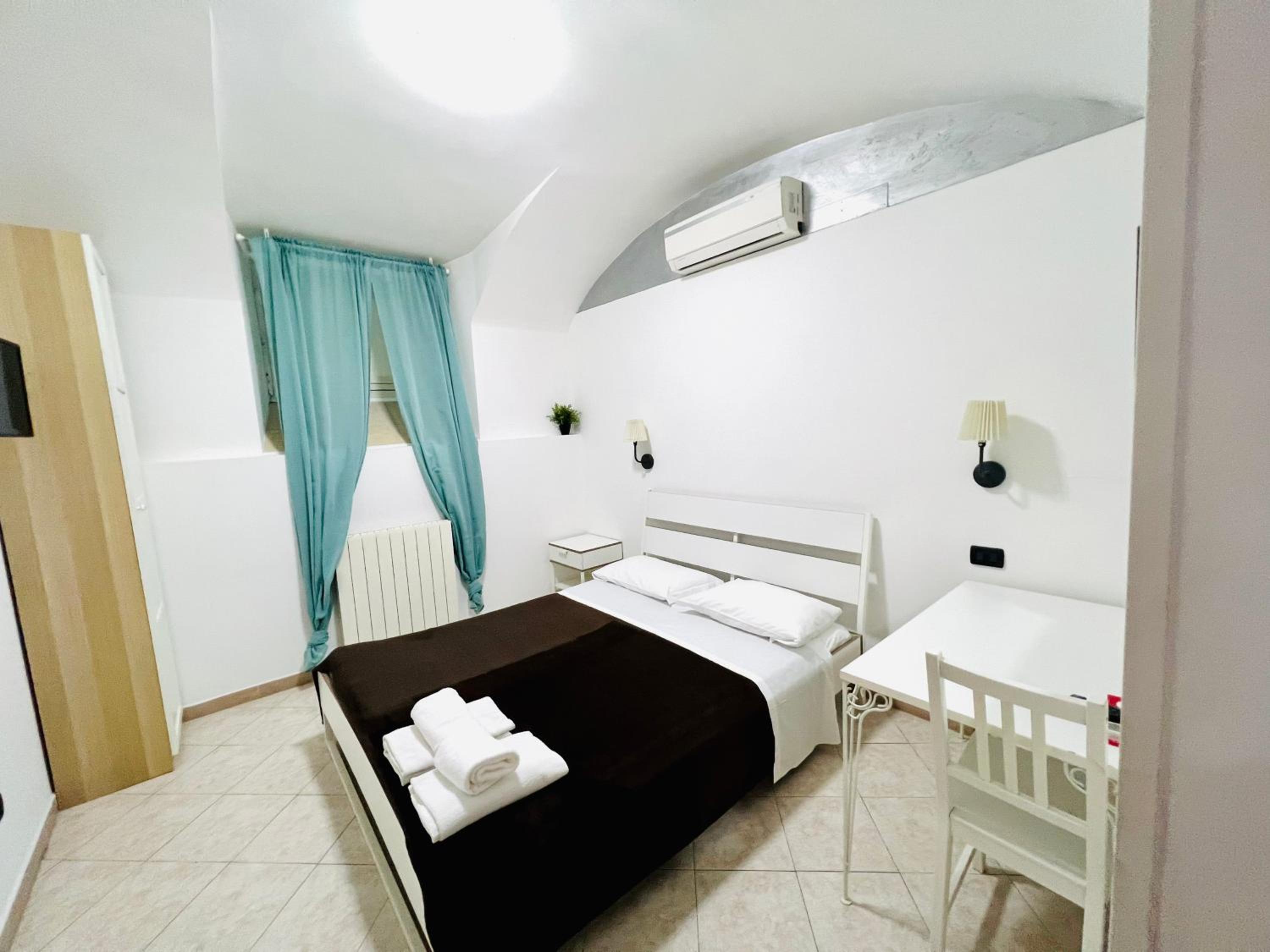 Economy Double Room photo 1