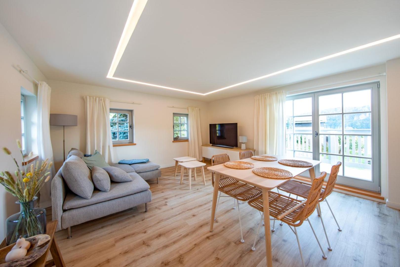 One-Bedroom House photo 1