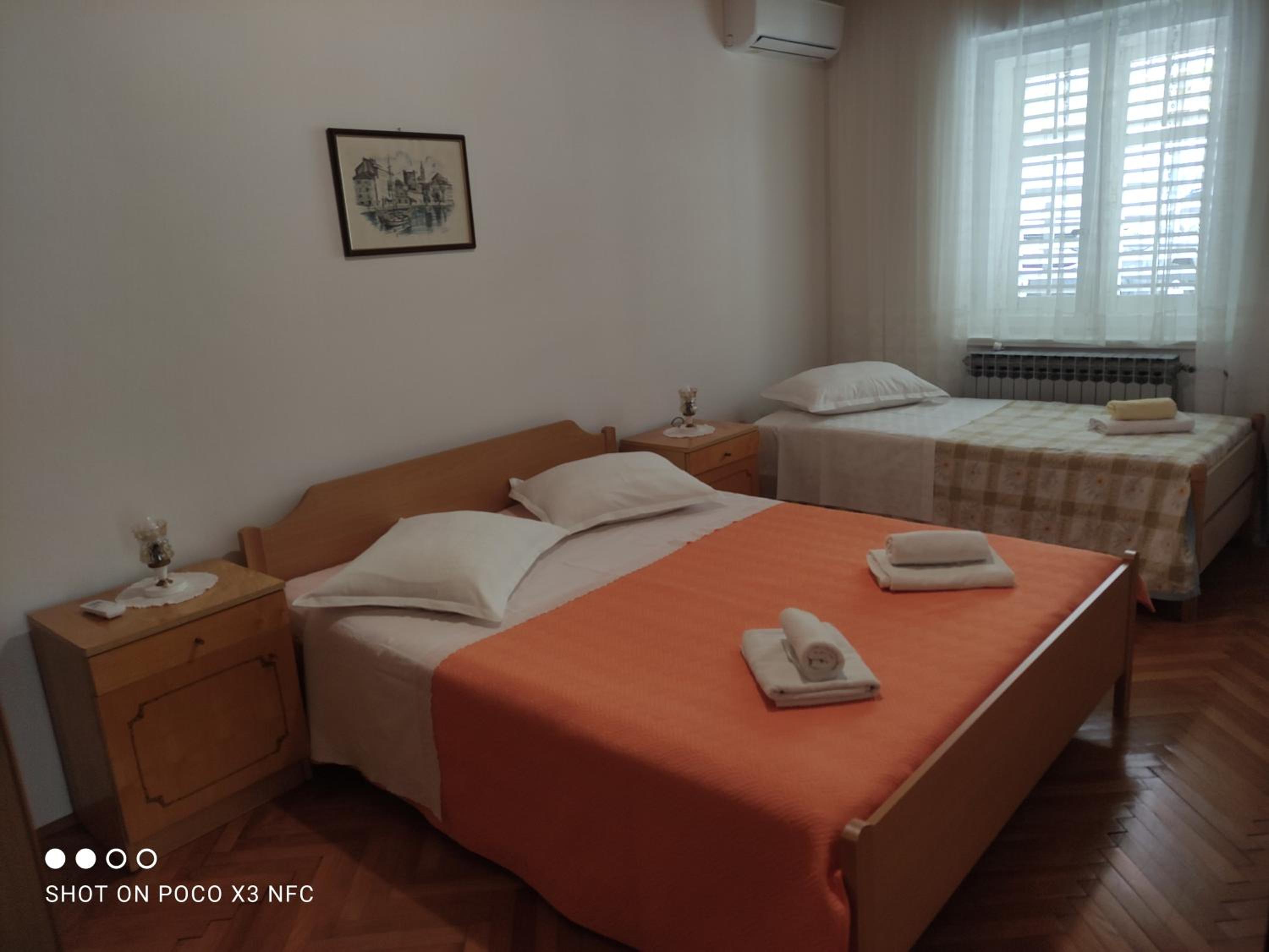 Three-Bedroom Apartment with Terrace - Photo 32